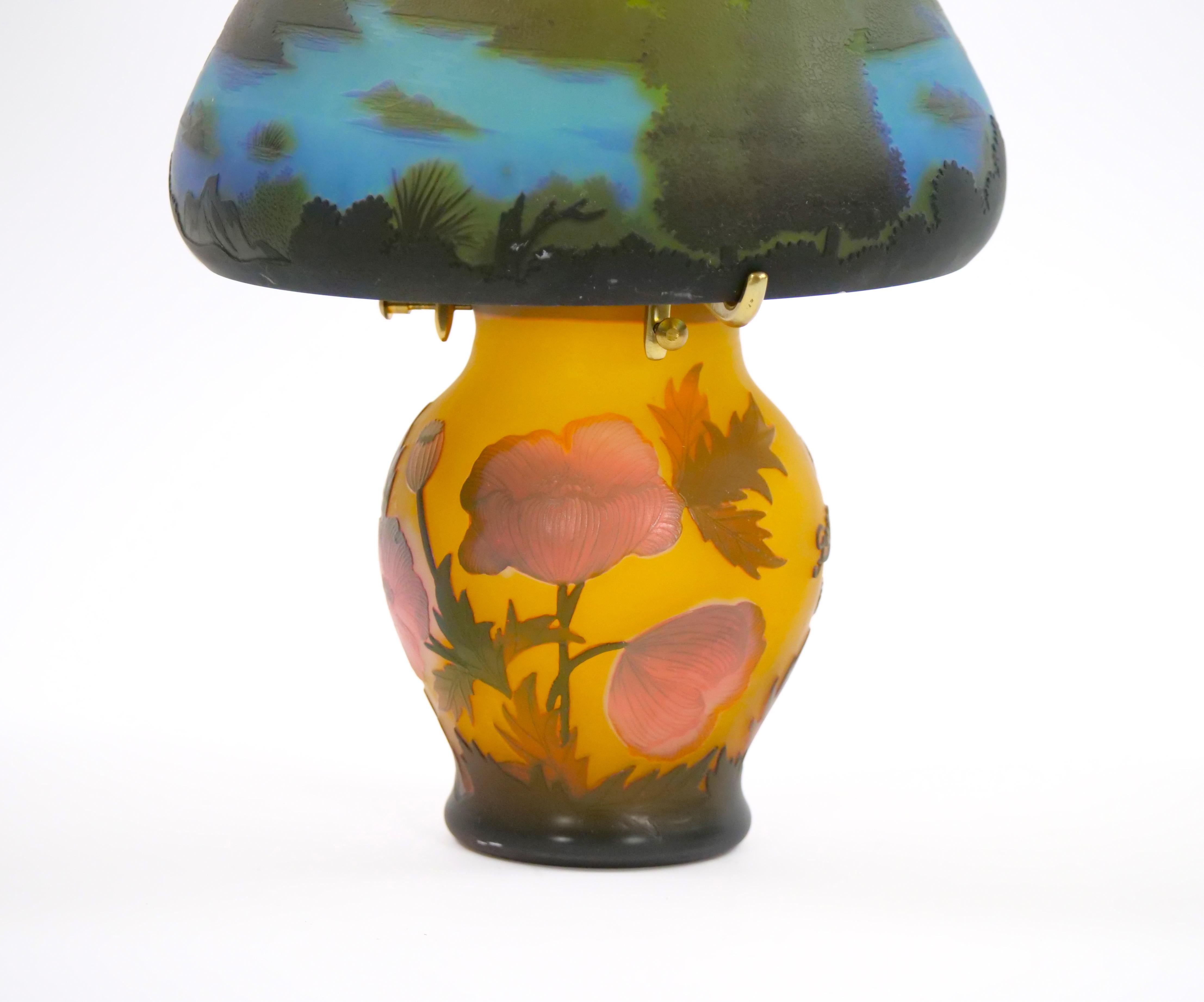 Lampe à poser Petite Galle Cameo en verre en vente 1