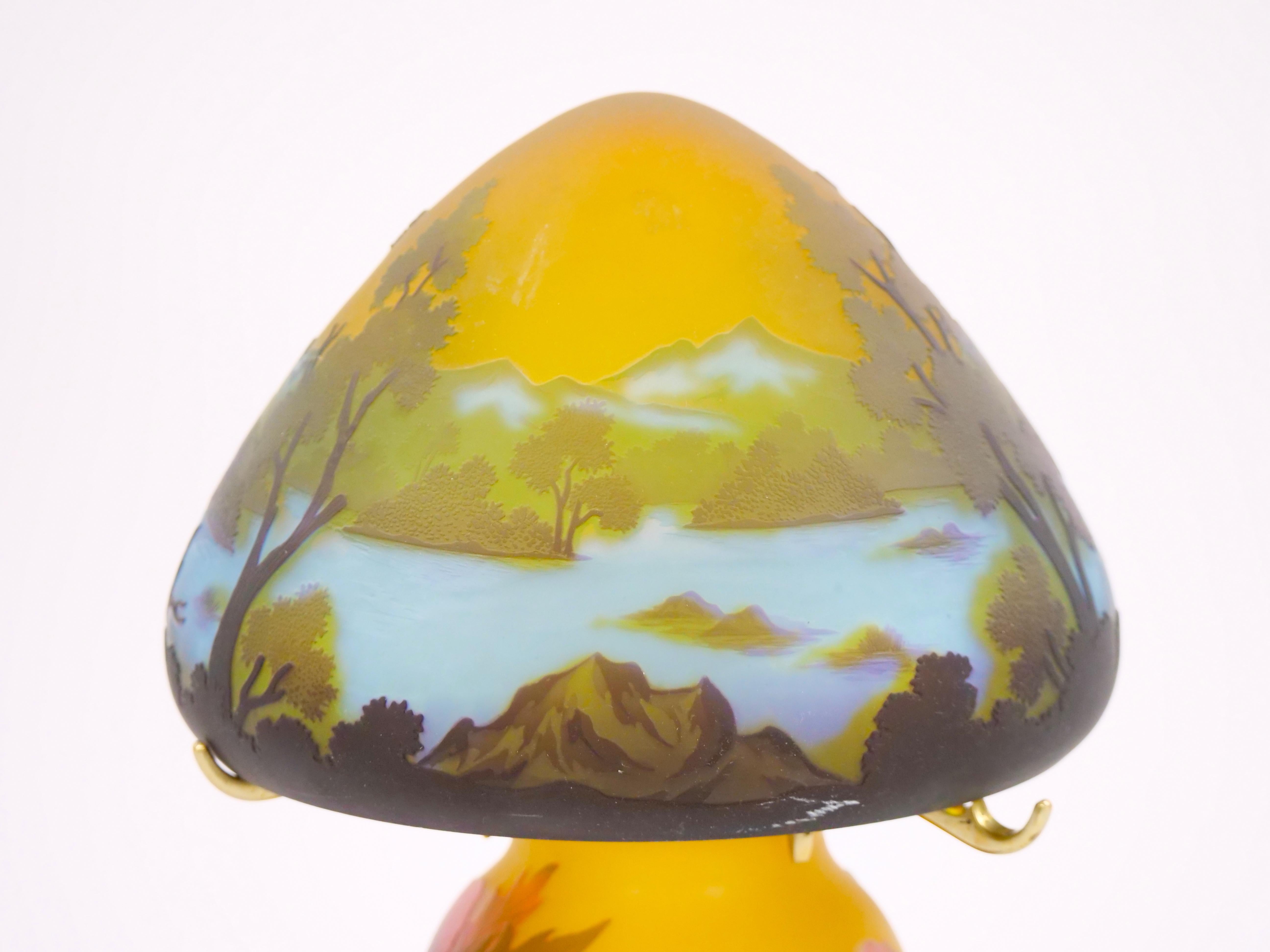 Lampe à poser Petite Galle Cameo en verre en vente 2