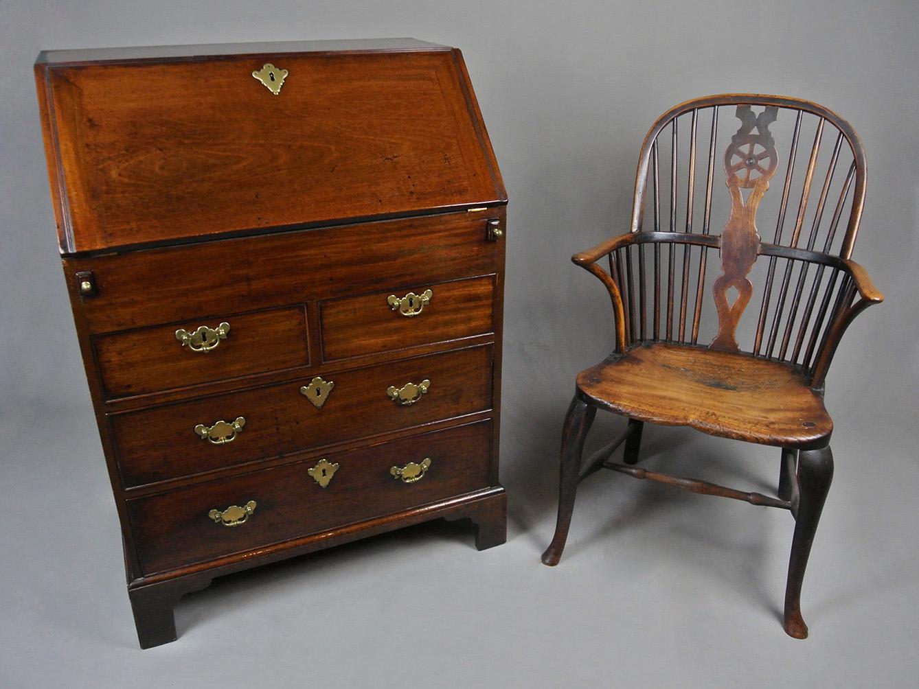 Petite George II Mahogany Bureau, c. 1740 3