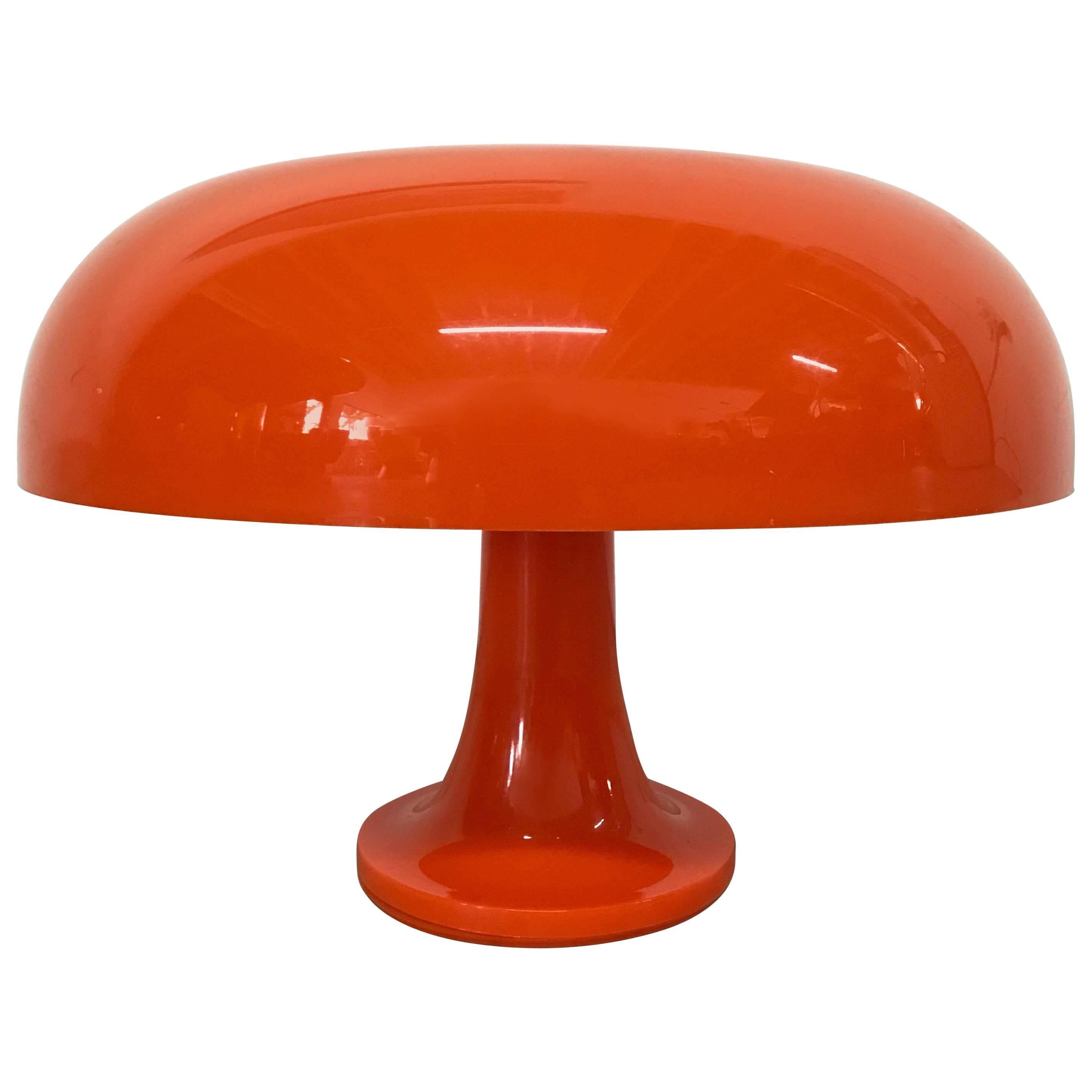 Petite lampe de table Giancarlo Mattioli "Nessino" aka "Nesso" pour Artemide