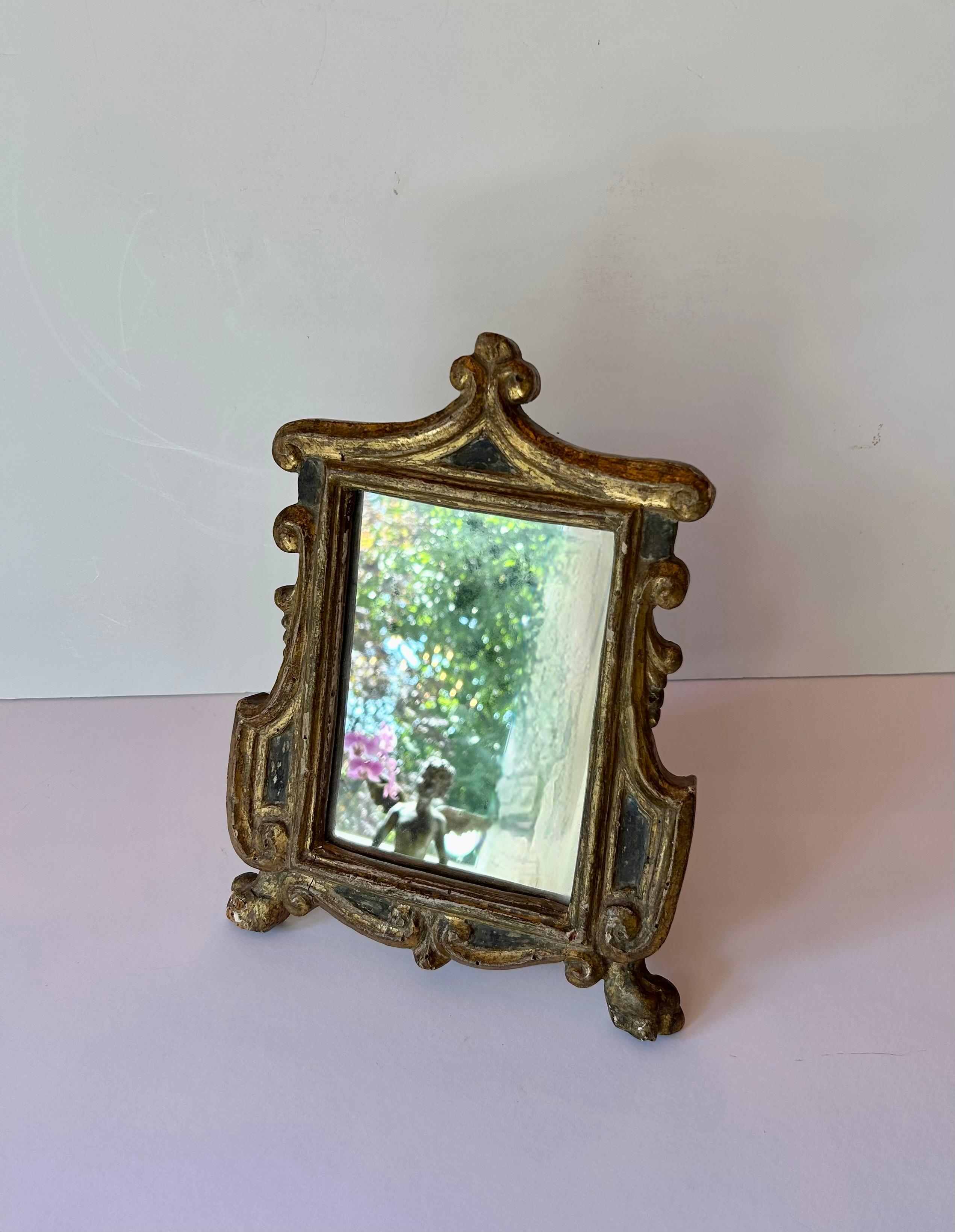 Pequeño espejo dorado de pared y mesa, Siglo XVIII, Italiano en venta 3