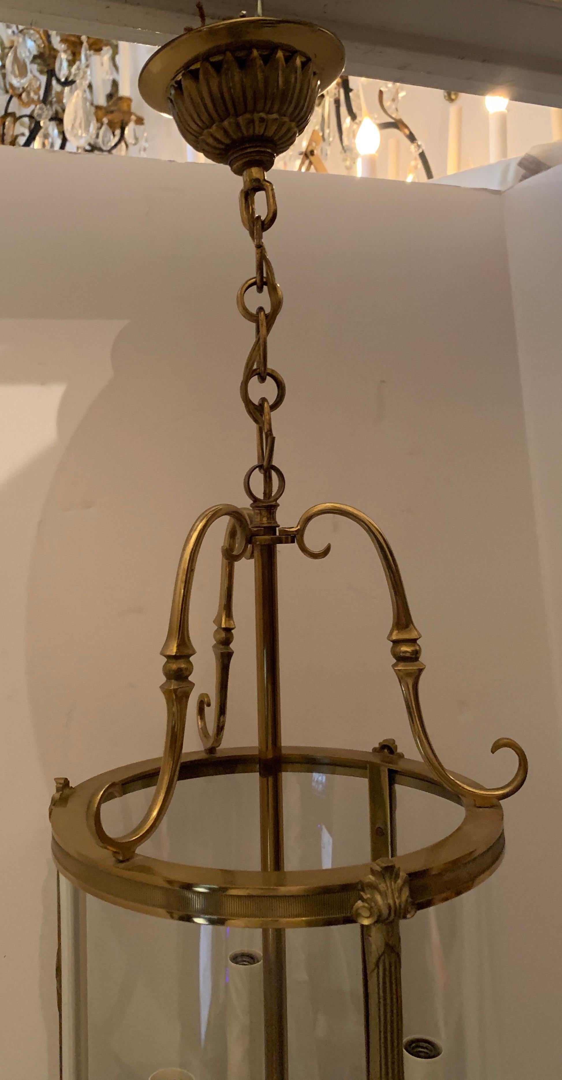 Petite Gilt Bronze Readed X-Pattern Curved Glass Lanterns Fixtures Set 4 Four In Good Condition In Roslyn, NY