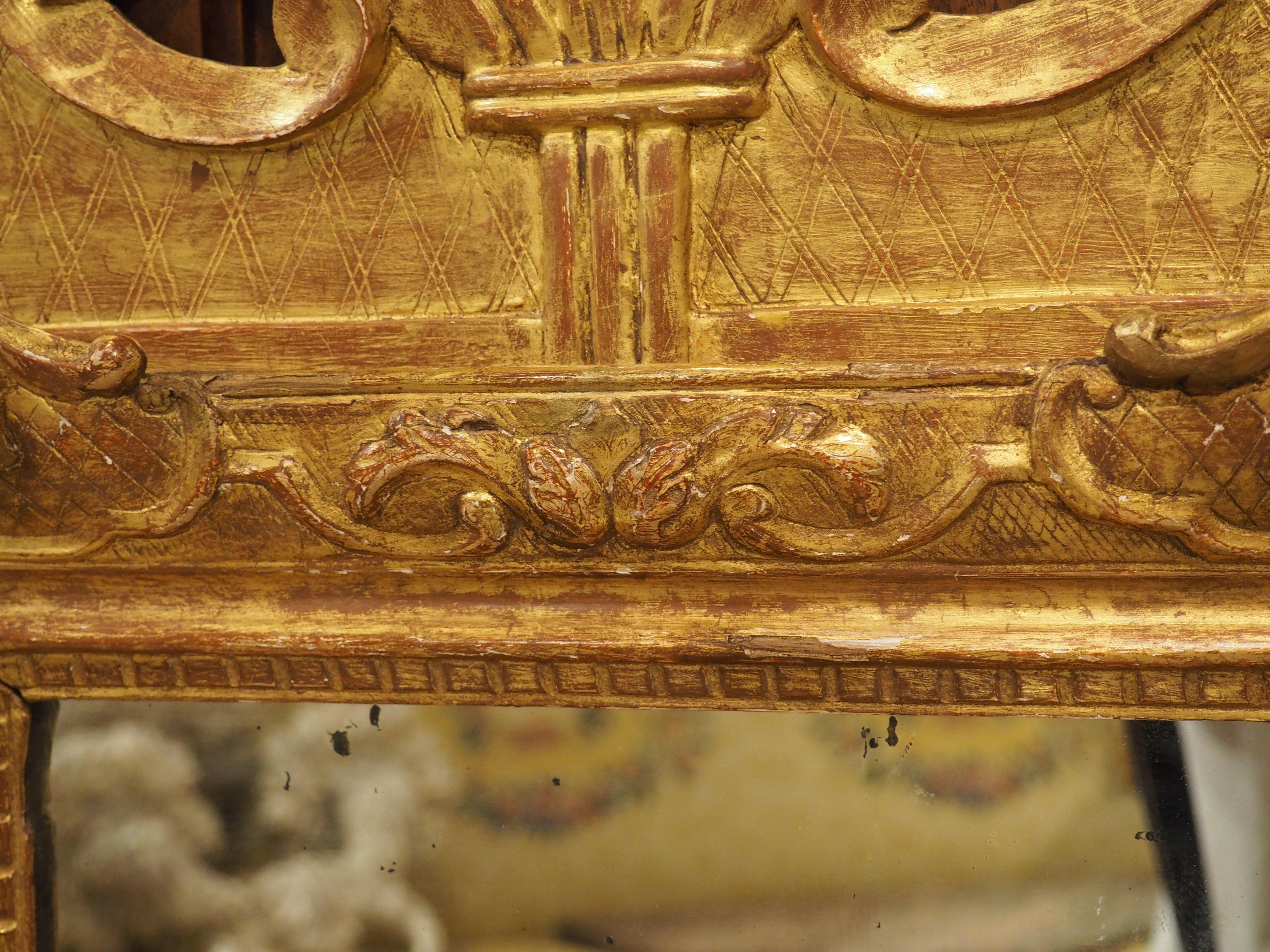 Kleiner Spiegel aus Giltwood aus der Provence, Frankreich, CIRCA 1900 im Angebot 4