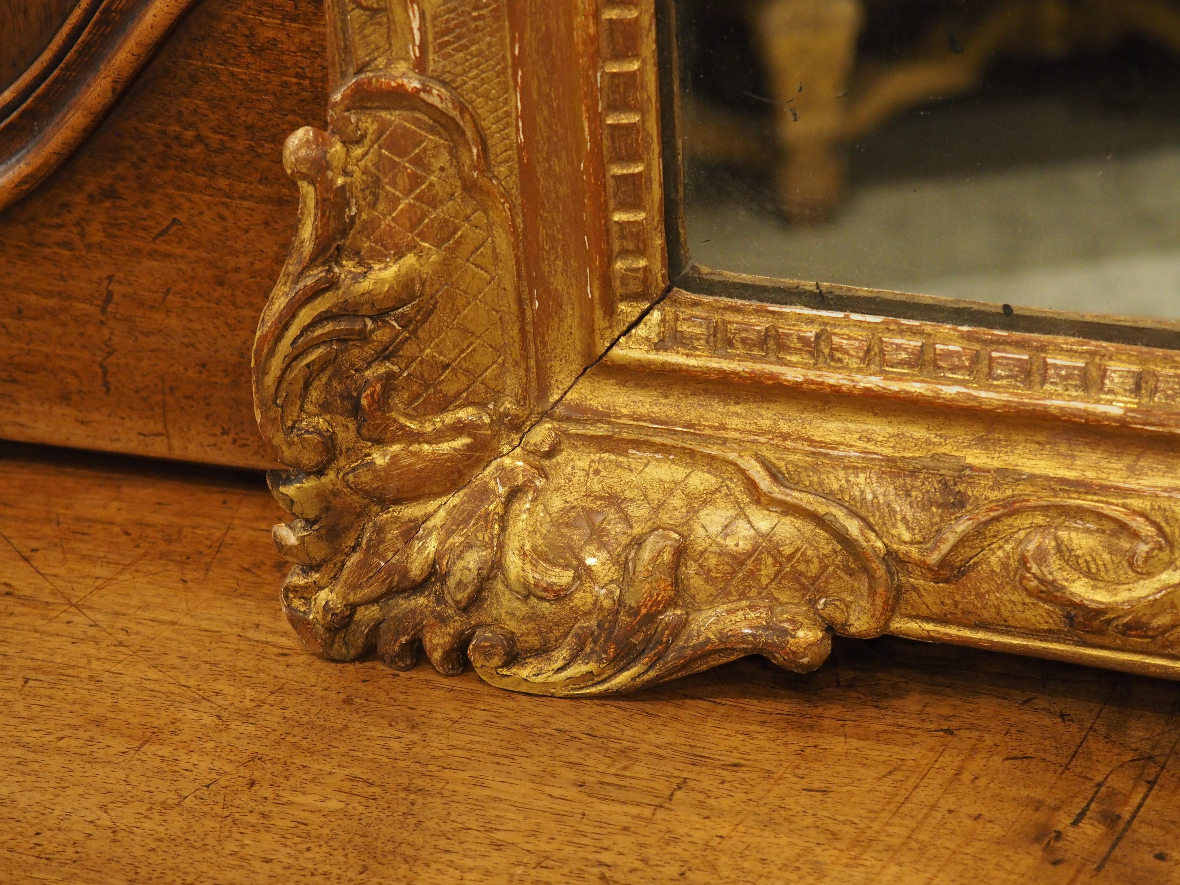 Kleiner Spiegel aus Giltwood aus der Provence, Frankreich, CIRCA 1900 (Glas) im Angebot