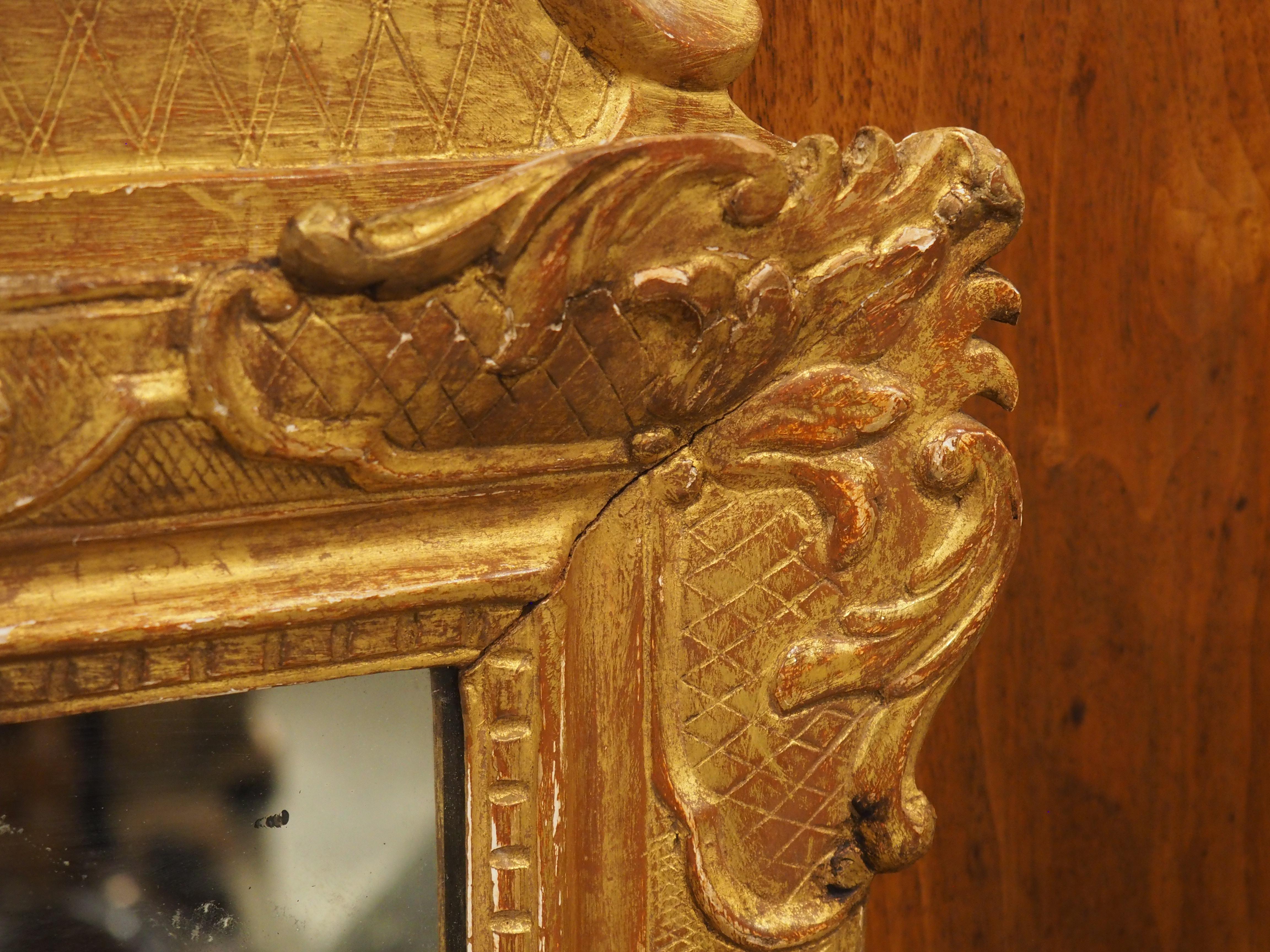 Kleiner Spiegel aus Giltwood aus der Provence, Frankreich, CIRCA 1900 im Angebot 2