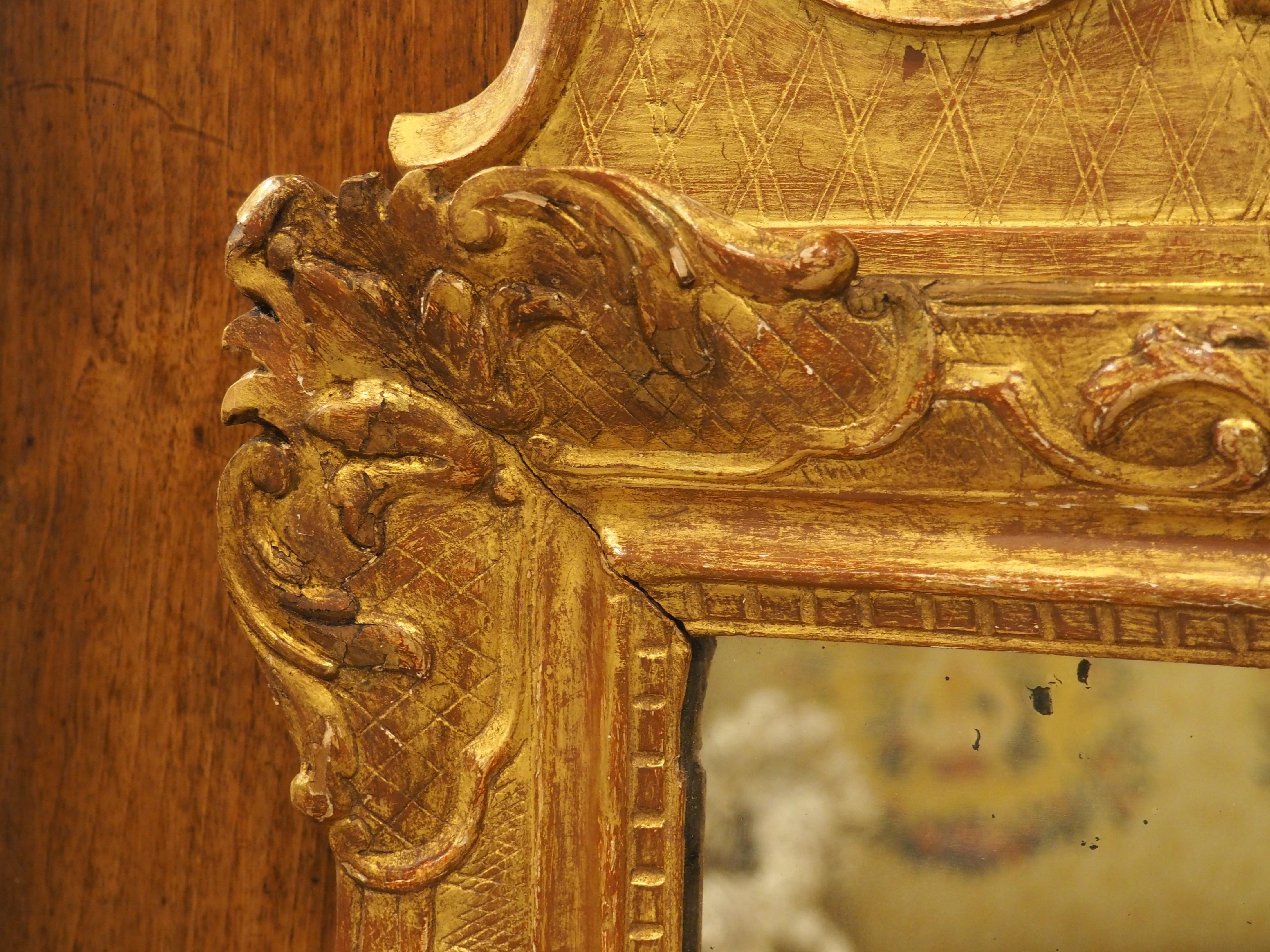 Kleiner Spiegel aus Giltwood aus der Provence, Frankreich, CIRCA 1900 im Angebot 3