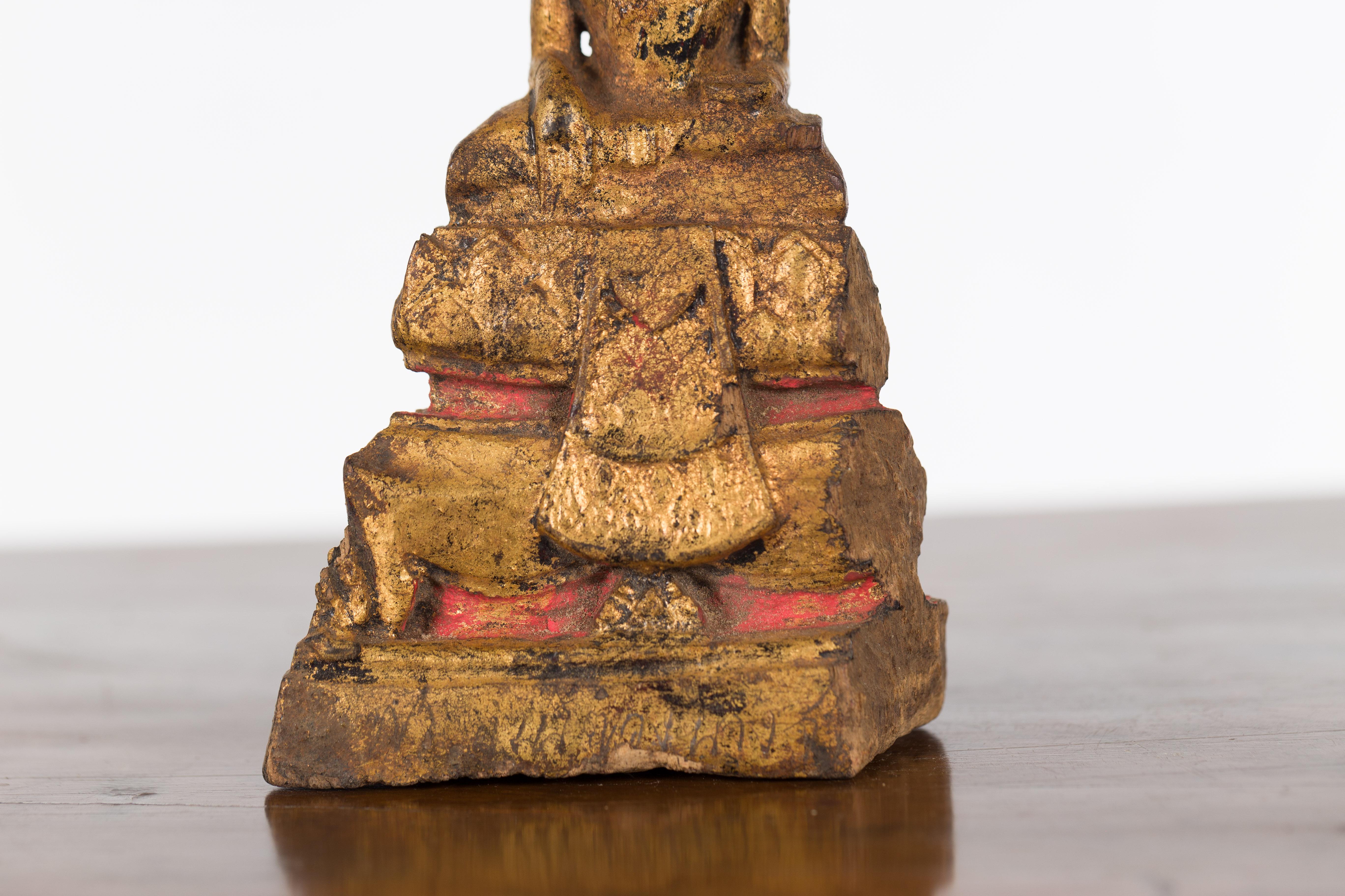 Petite Giltwood Thai Ayutthaya Period Buddha Sculpture with Bhumisparsha Mudra In Good Condition In Yonkers, NY