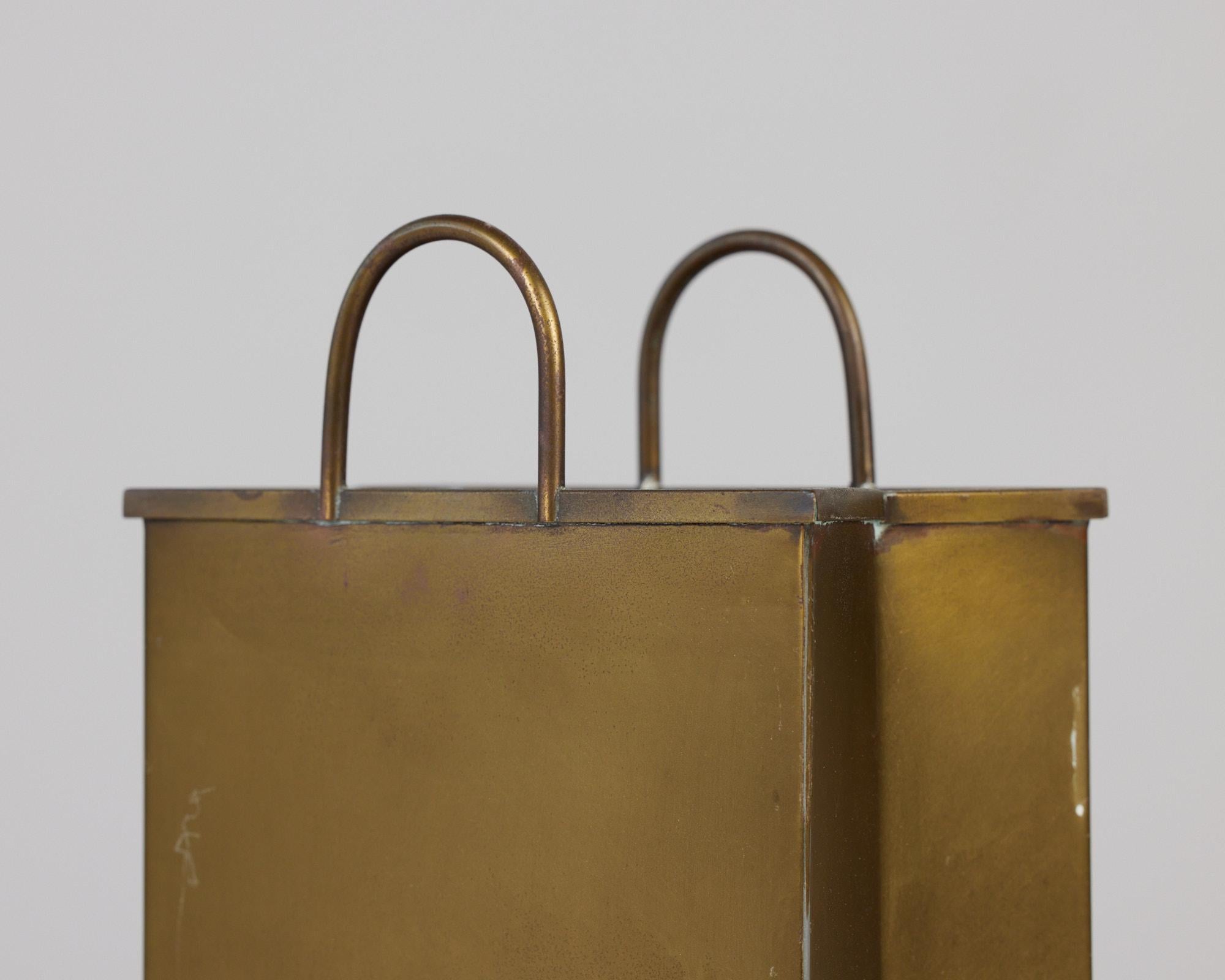Petite Gio Ponti Attributed Patinated Brass Shopping Bag In Good Condition In Los Angeles, CA