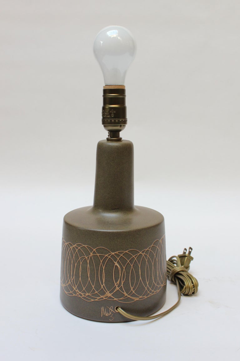 Mid-Century Modern Petite Gordon and Jane Martz Ceramic Table Lamp with Shade For Sale