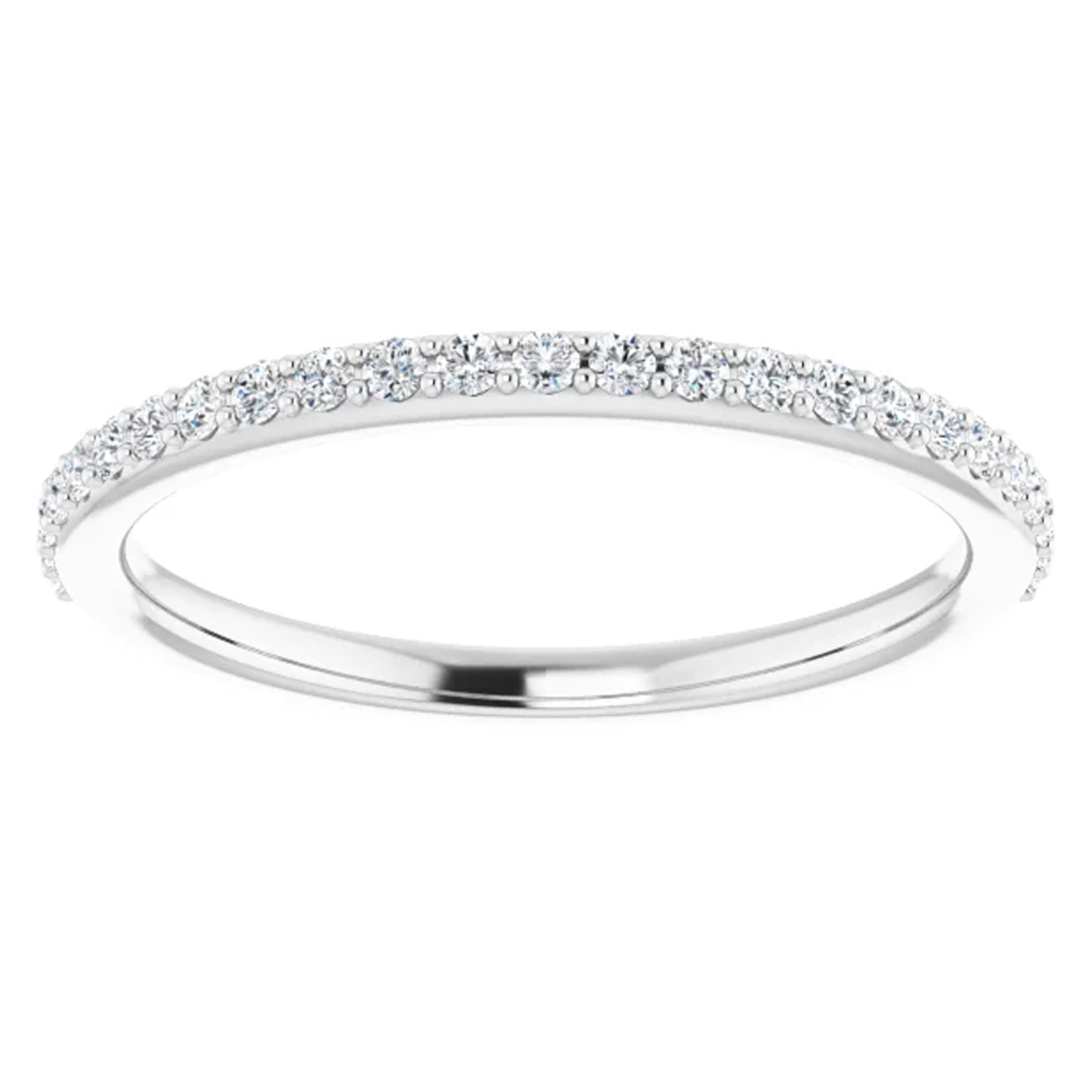 Women's Petite Halo GIA Round Brilliant Diamond Engagement Wedding Ring  For Sale