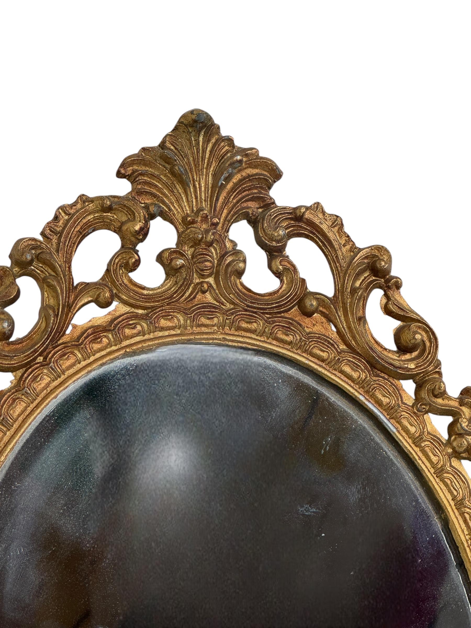 Petit miroir de courtoisie en tôle dorée de style régence hollywoodienne, Italie, années 1950 Bon état - En vente à Nuernberg, DE