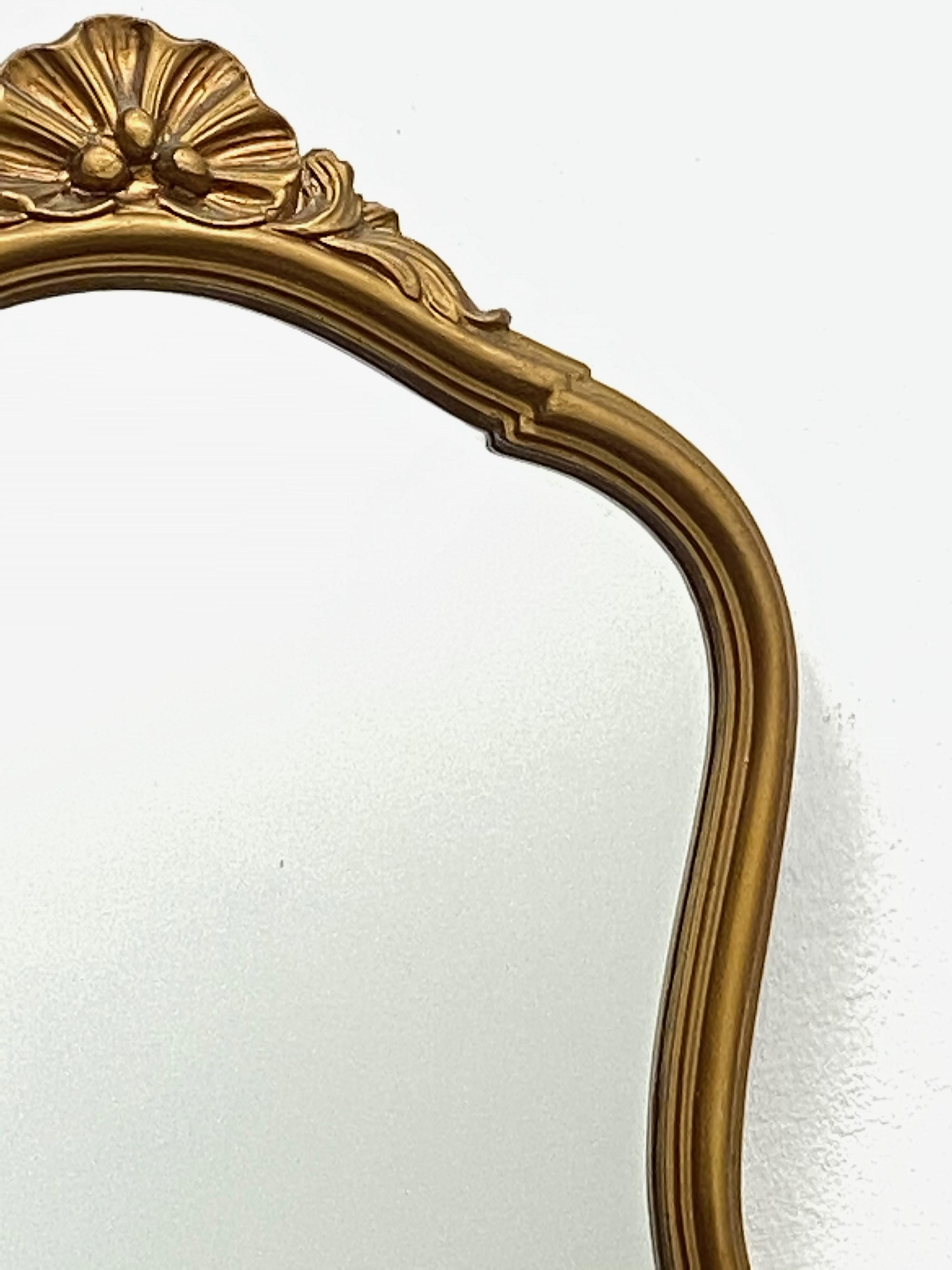 Petite Hollywood Regency Gilded Tole Toleware Vanity Mirror Vintage, Italy 1960s In Good Condition In Nuernberg, DE