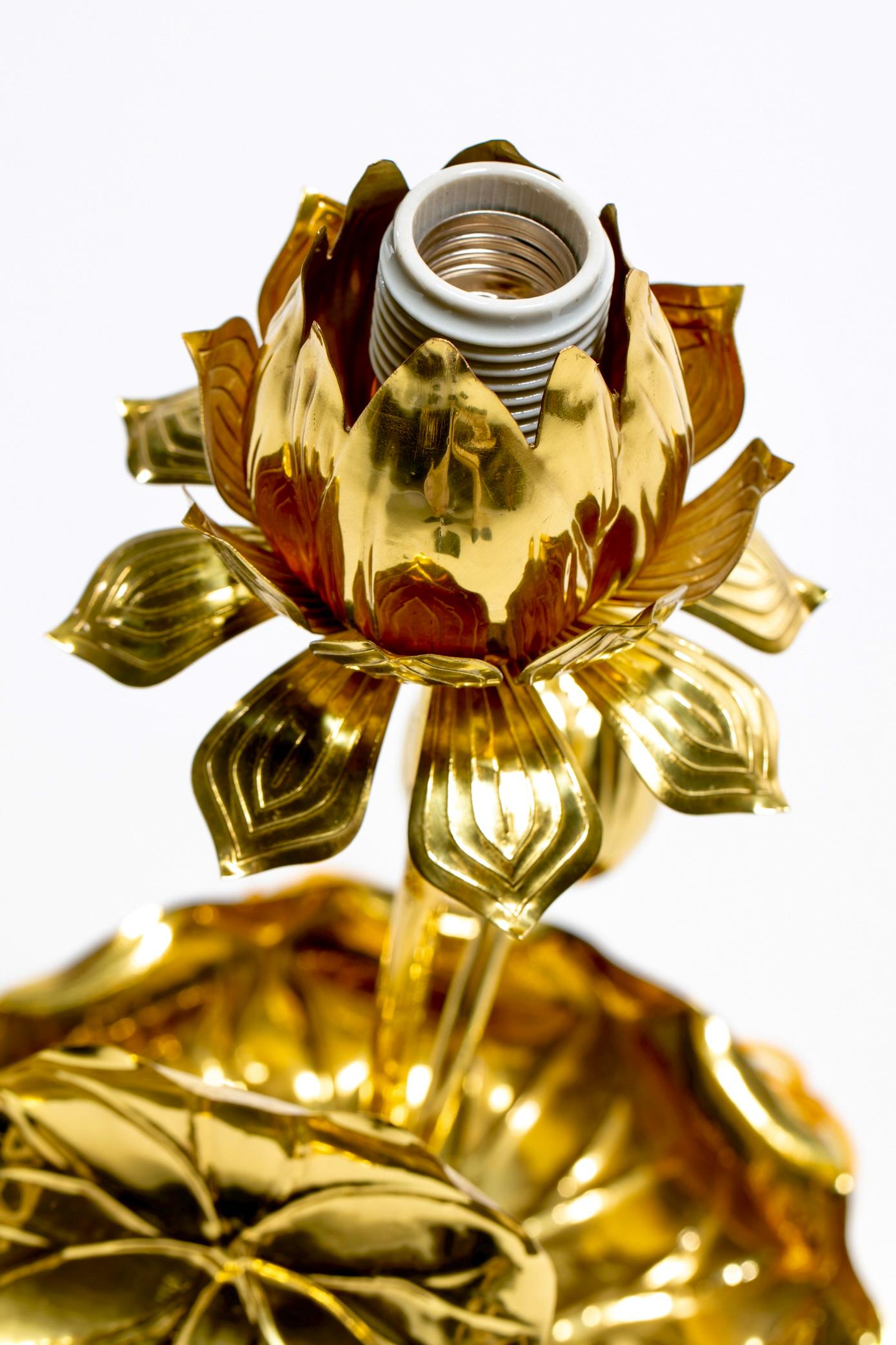 Kleine Hollywood-Regency- Lotusblumenlampe aus poliertem Messing von Feldman, um 1960 im Angebot 4