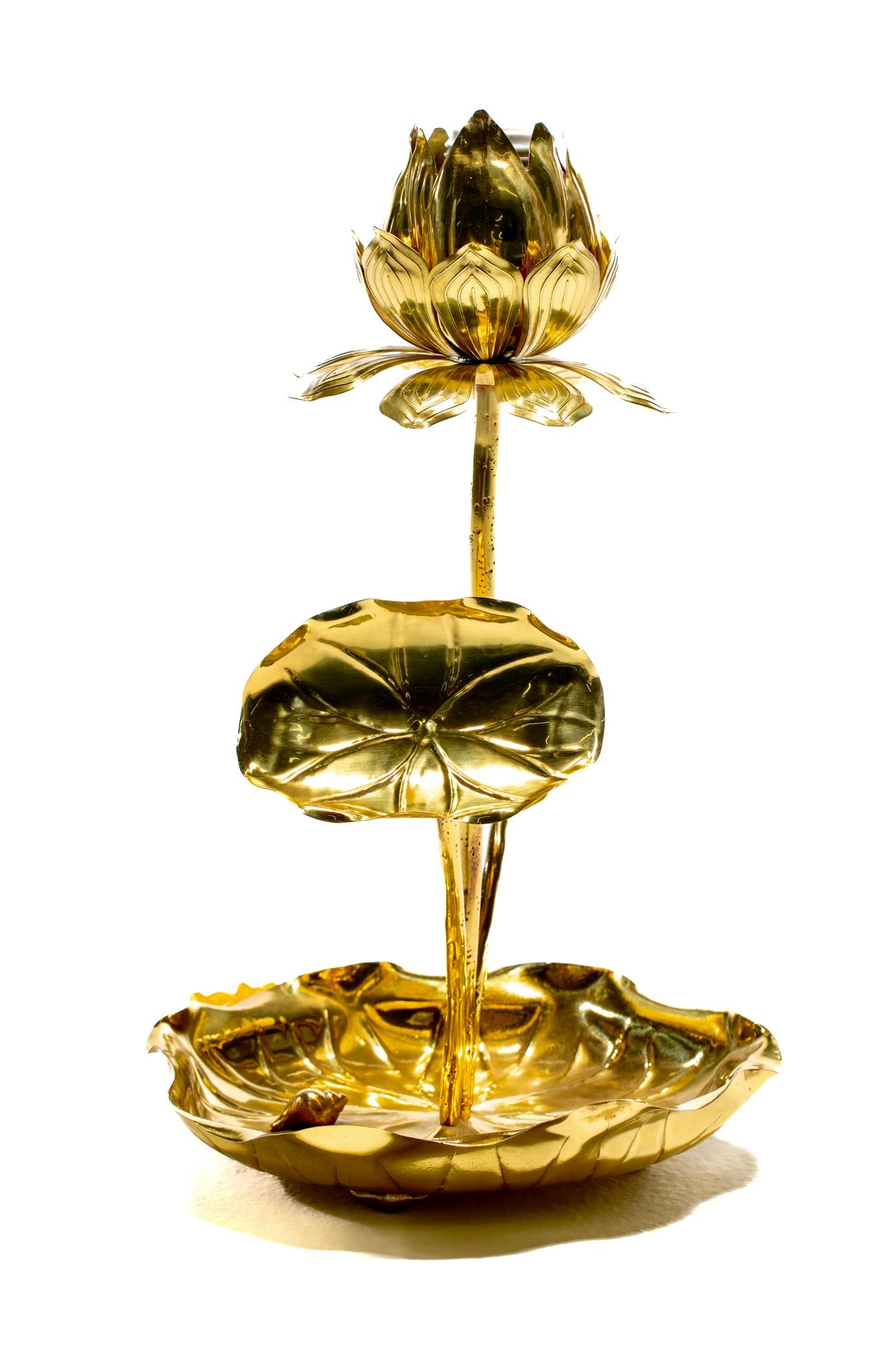Kleine Hollywood-Regency- Lotusblumenlampe aus poliertem Messing von Feldman, um 1960 im Zustand „Gut“ im Angebot in Saint Louis, MO