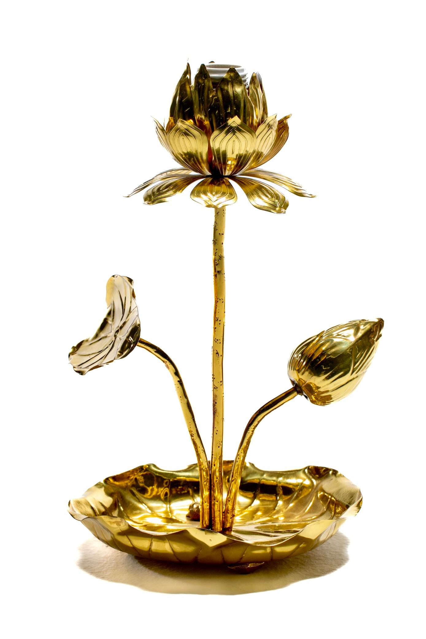 Kleine Hollywood-Regency- Lotusblumenlampe aus poliertem Messing von Feldman, um 1960 (Mitte des 20. Jahrhunderts) im Angebot
