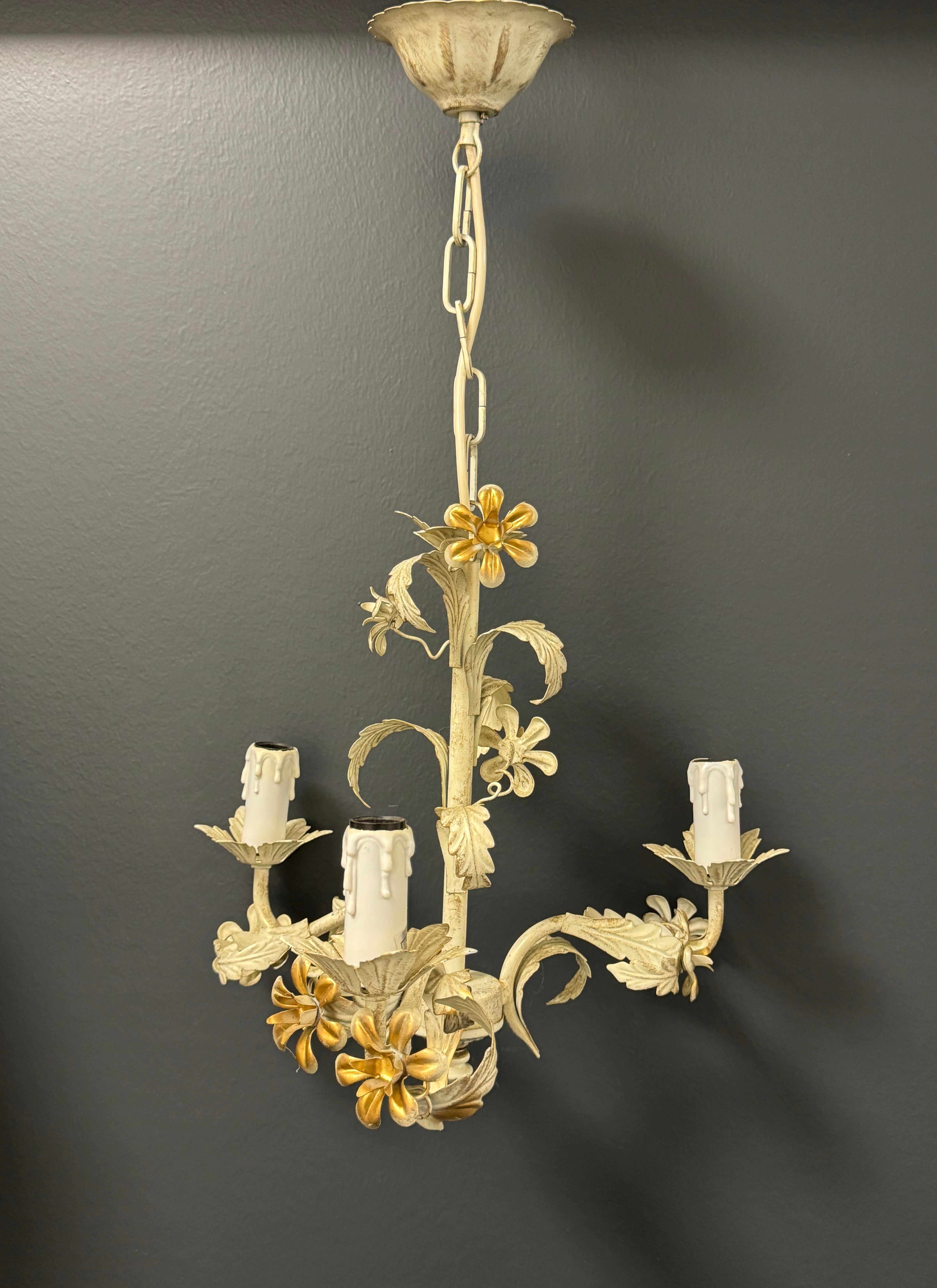 Petit lustre en fer à trois lumières de style Florentine, Italie, années 1980 en vente 7