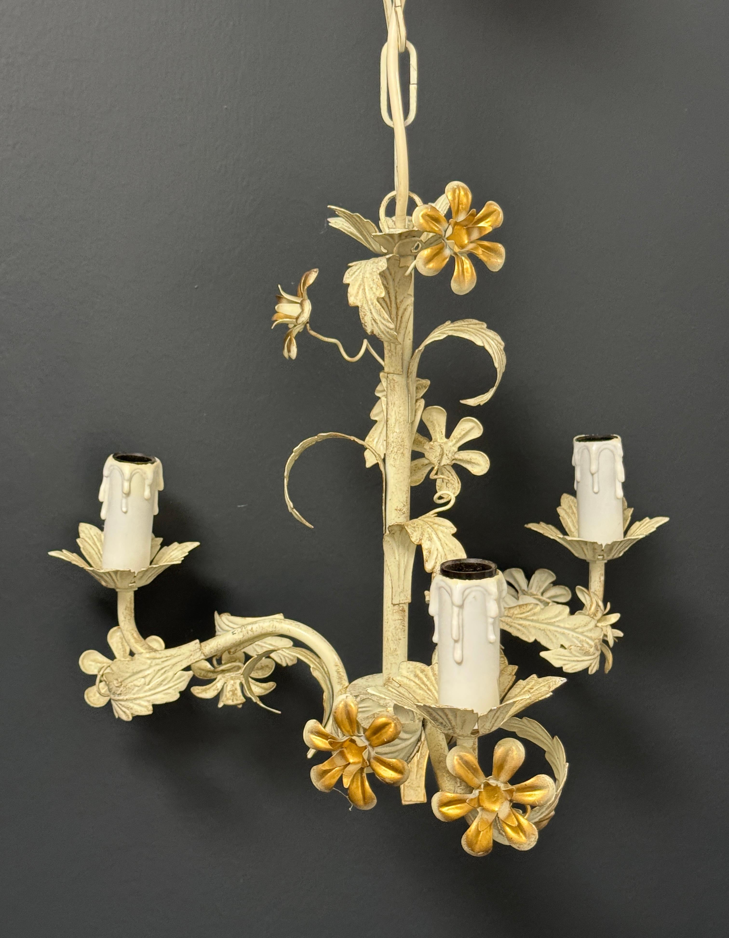 Petit lustre en fer à trois lumières de style Florentine, Italie, années 1980 en vente 9