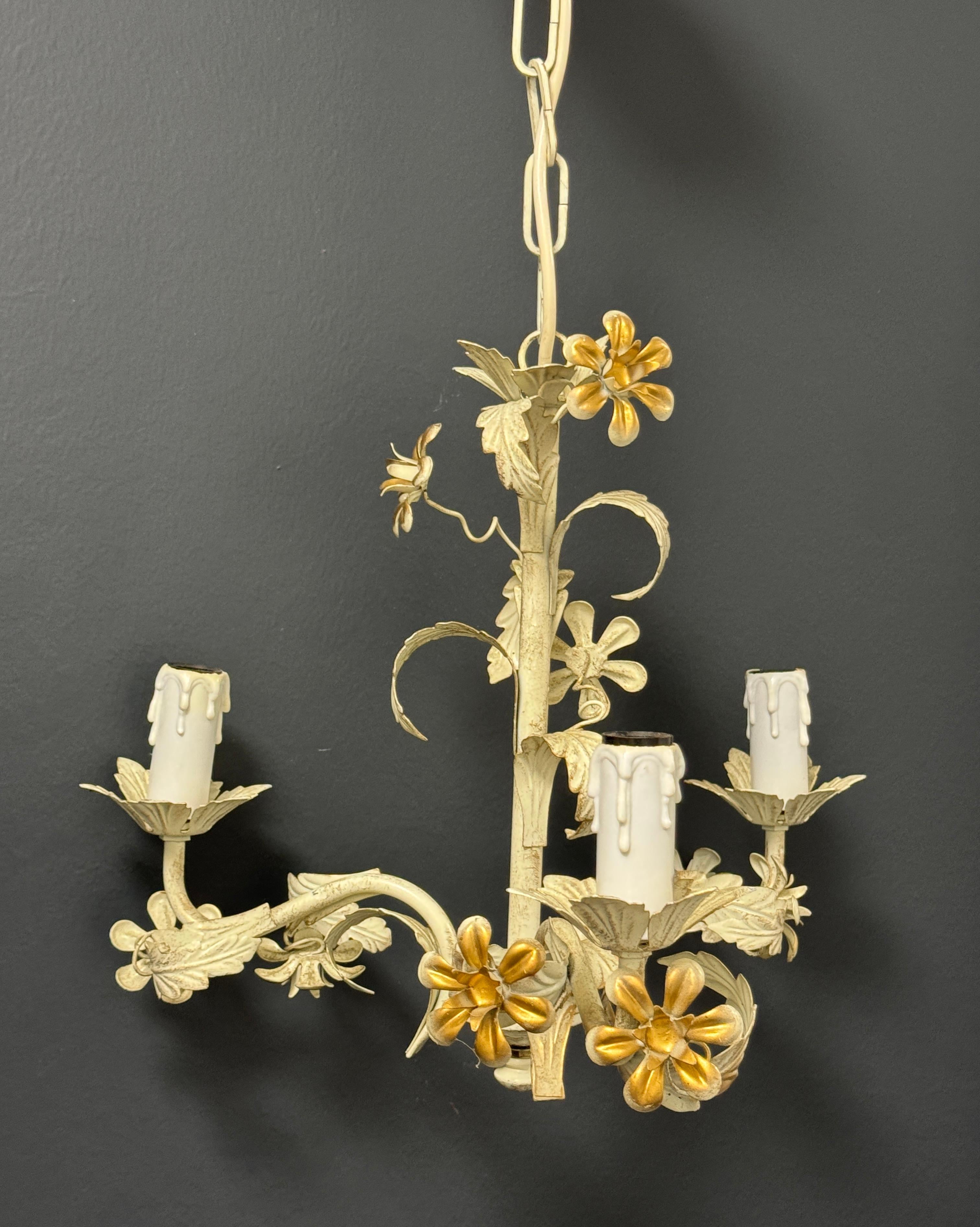 Petit lustre en fer à trois lumières de style Florentine, Italie, années 1980 Bon état - En vente à Nuernberg, DE