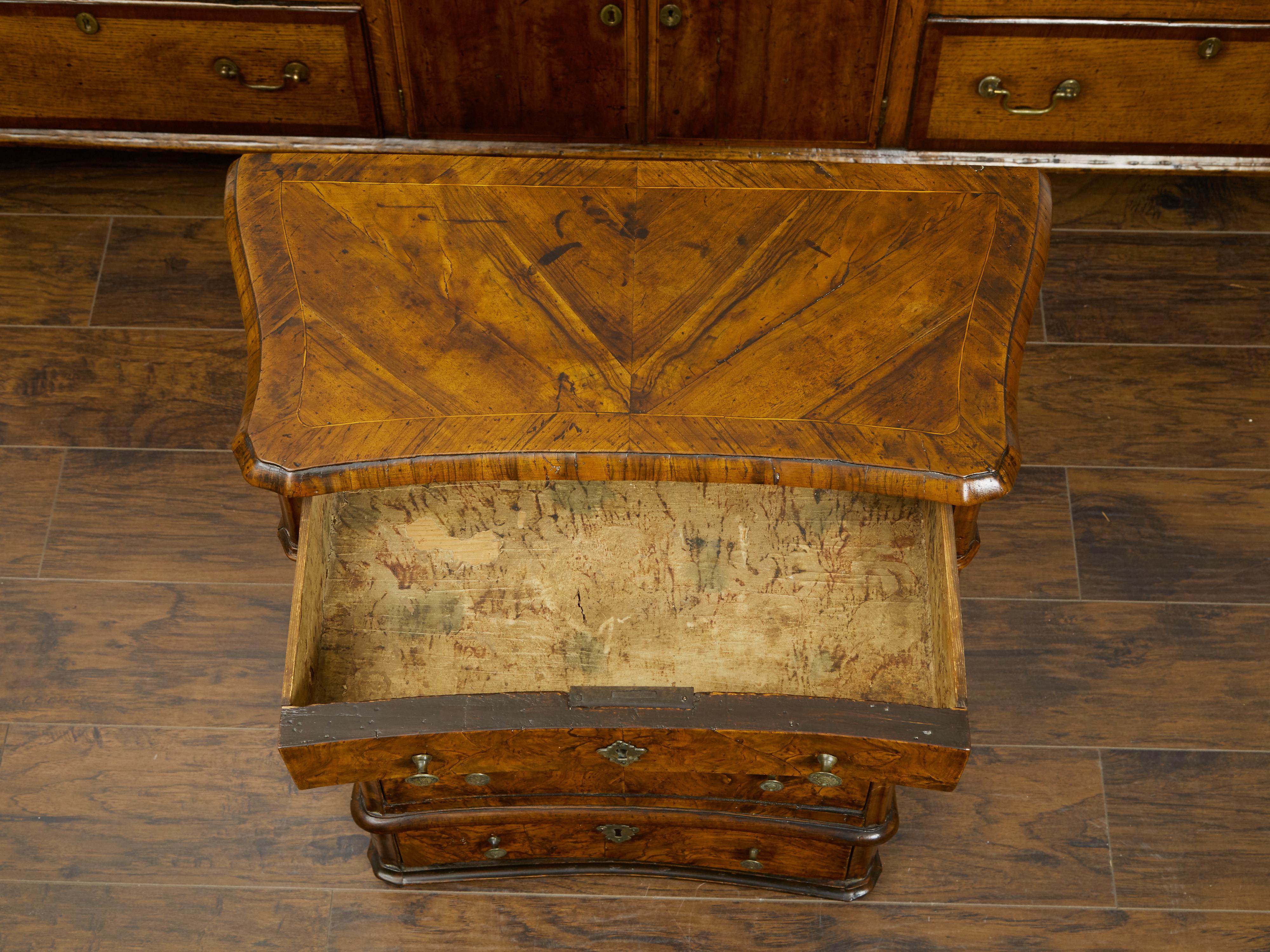 19th Century Petite Italian 1820s Walnut Five-Drawer Commode with Butterfly Veneer For Sale