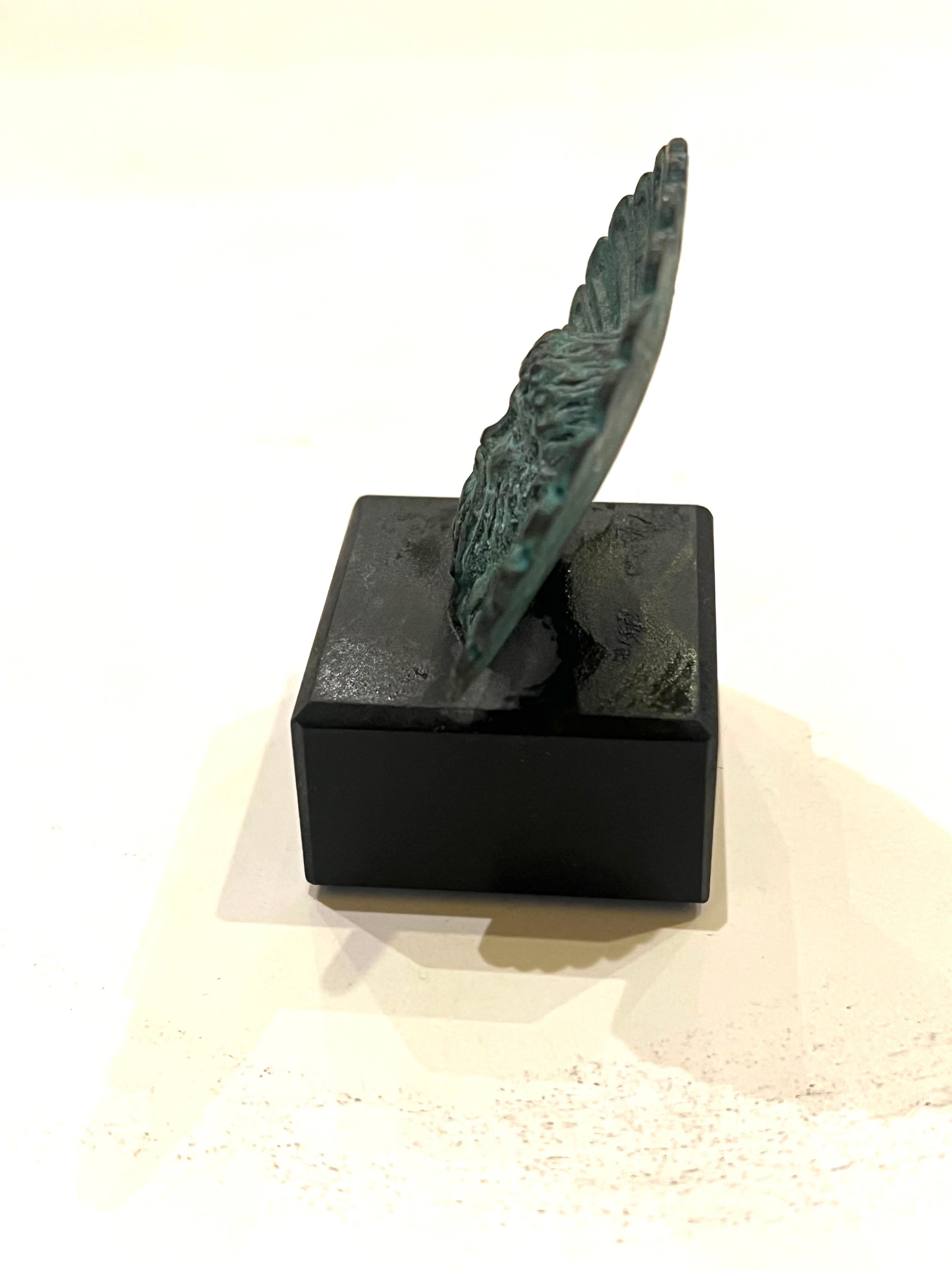Kleine italienische etruskische Statue-Skulptur aus Bronze und Schiefer (Klassisch-römisch) im Angebot
