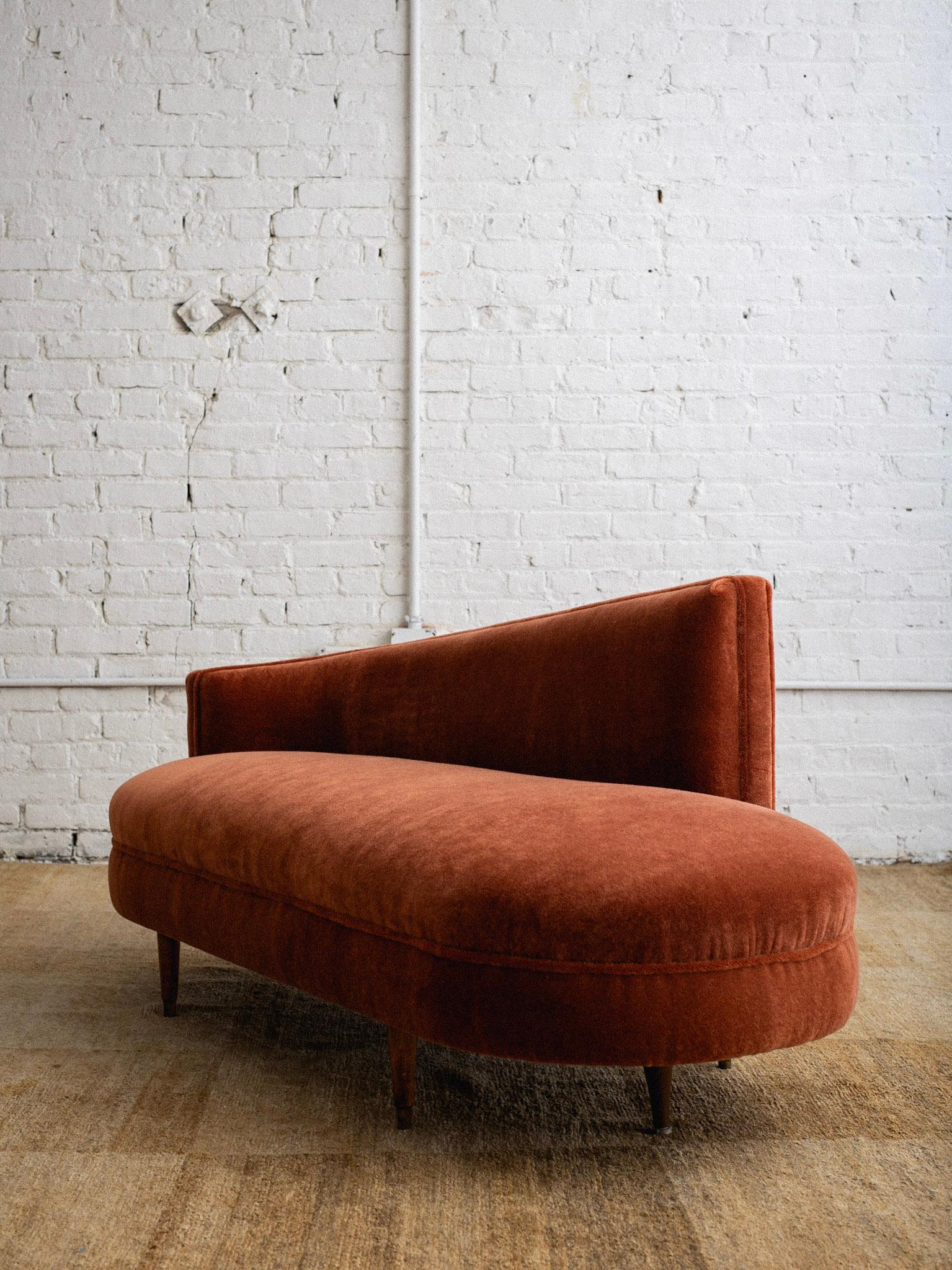 Petite Italian Chaise Lounge in Rust Mohair In Good Condition In Brooklyn, NY