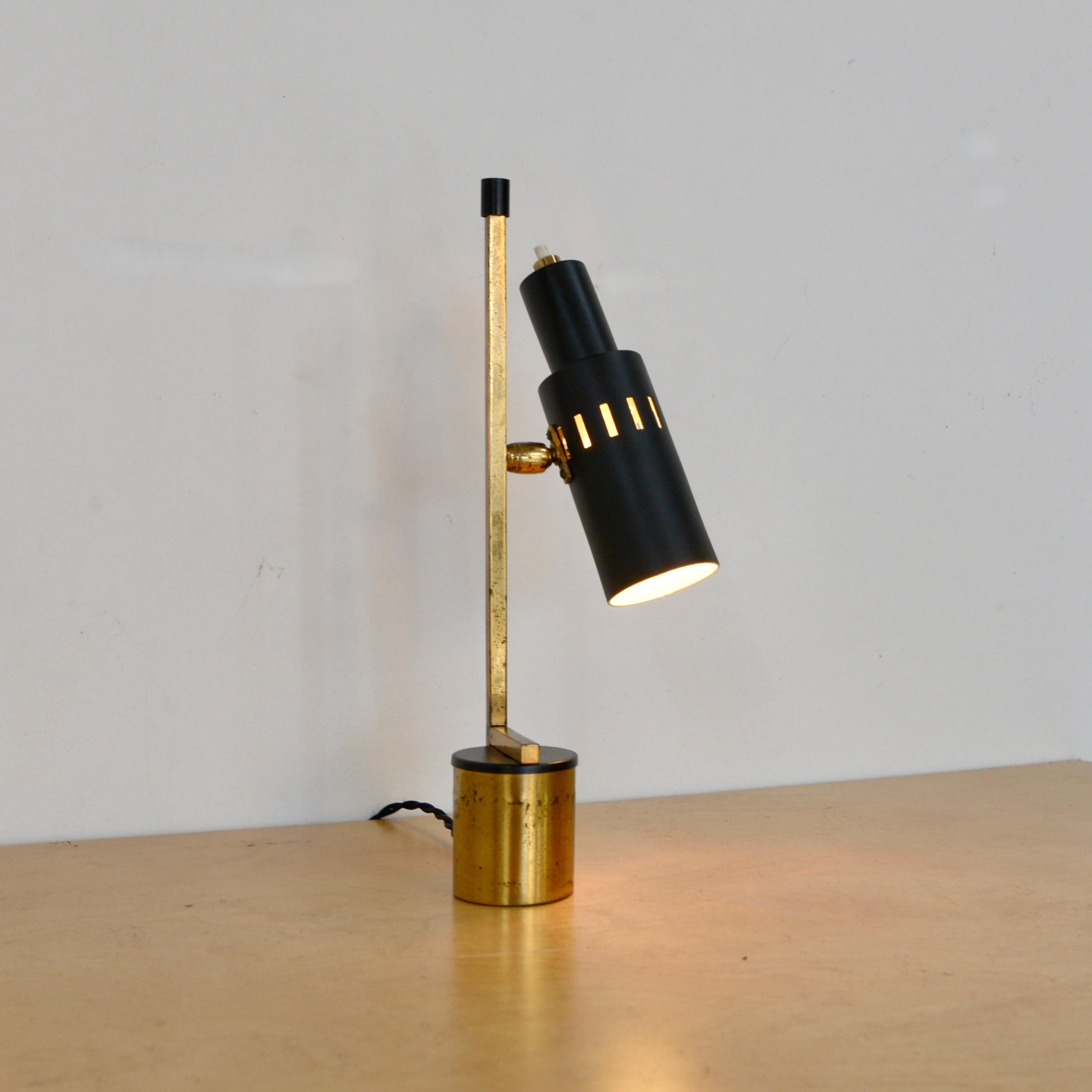 Mid-Century Modern Petite lampe de bureau italienne directionnelle II en vente