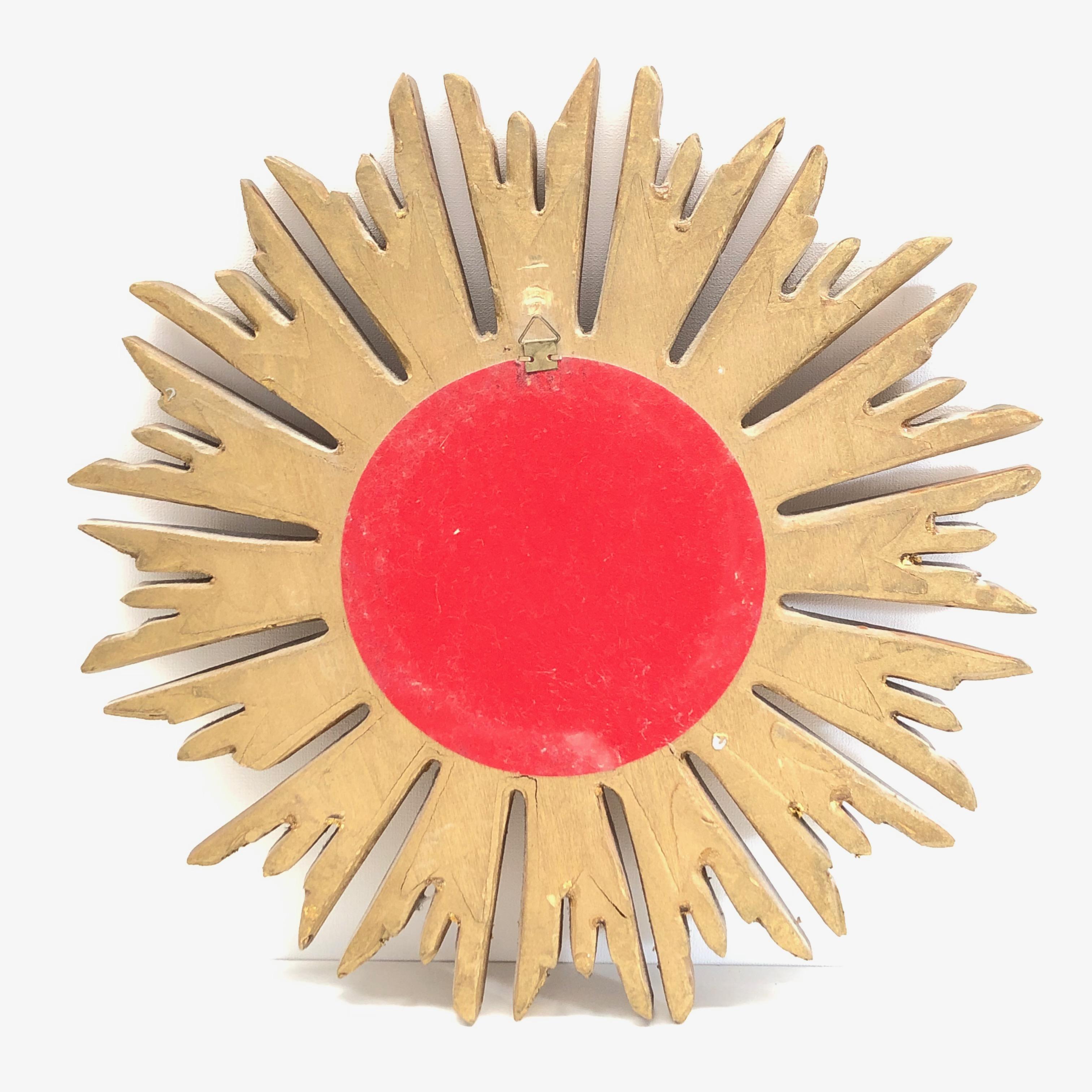 Kleiner italienischer Spiegel aus vergoldetem Holz mit Sonnenschliff:: um 1950 (Mitte des 20. Jahrhunderts)