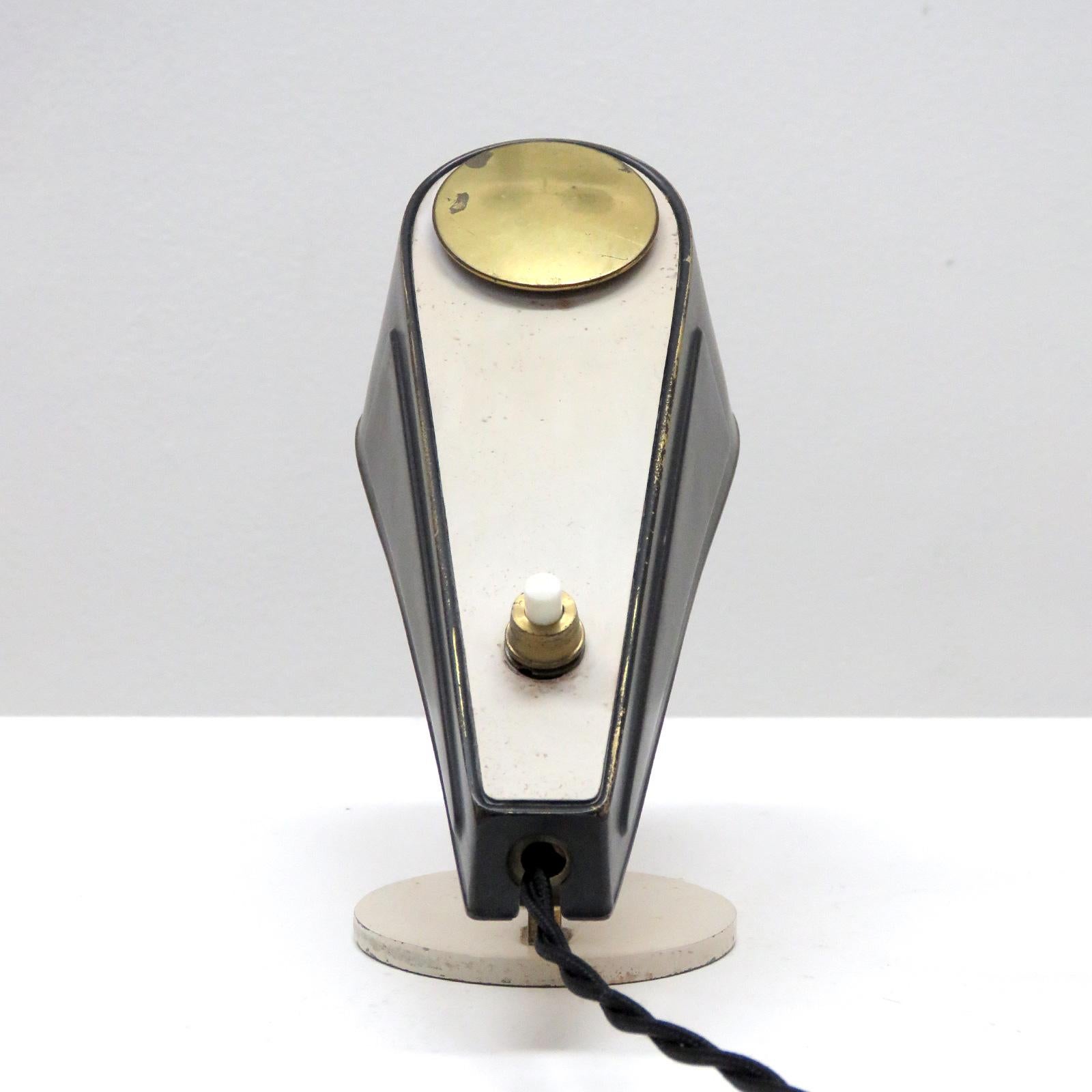 Piccola lampada da tavolo italiana, 1960 In condizioni buone in vendita a Los Angeles, CA