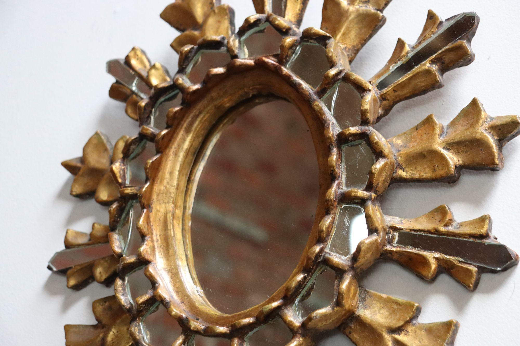 Dekorativer italienischer Vintage-Wandspiegel „Sunburst“ aus vergoldetem Holz, Vintage (Spiegel) im Angebot