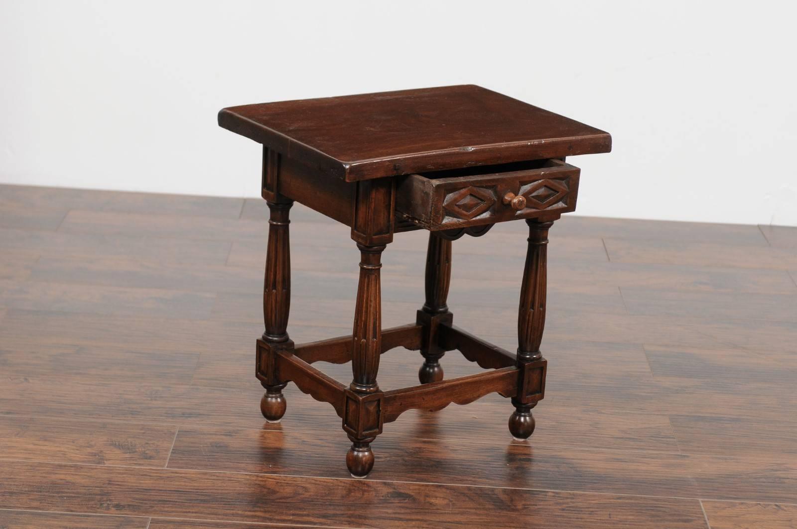 Petite Italian Walnut Side Table with Single Drawer and Fluted Legs, circa 1870 In Good Condition For Sale In Atlanta, GA