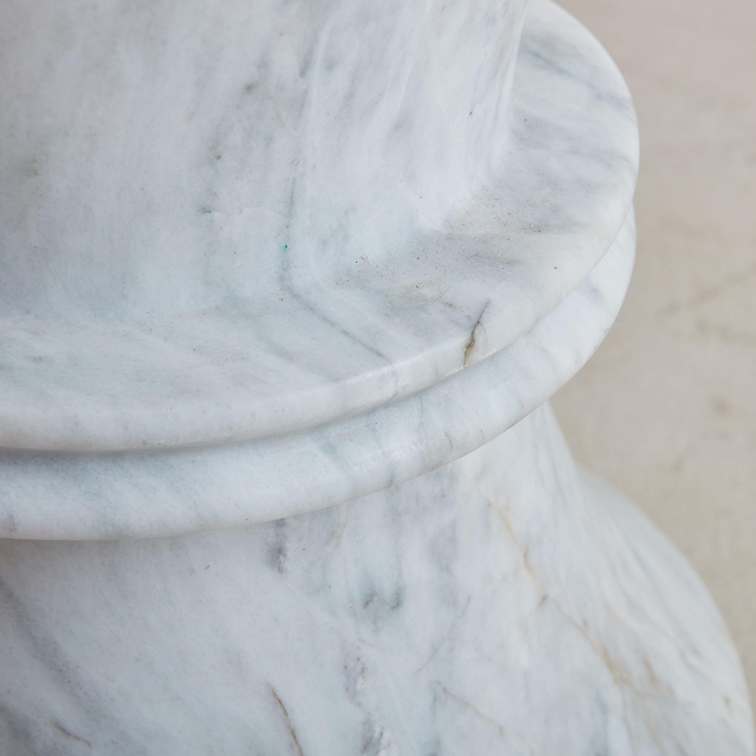 Petite Italian White Carrara Marble Stool, Italy 20th Century For Sale 8