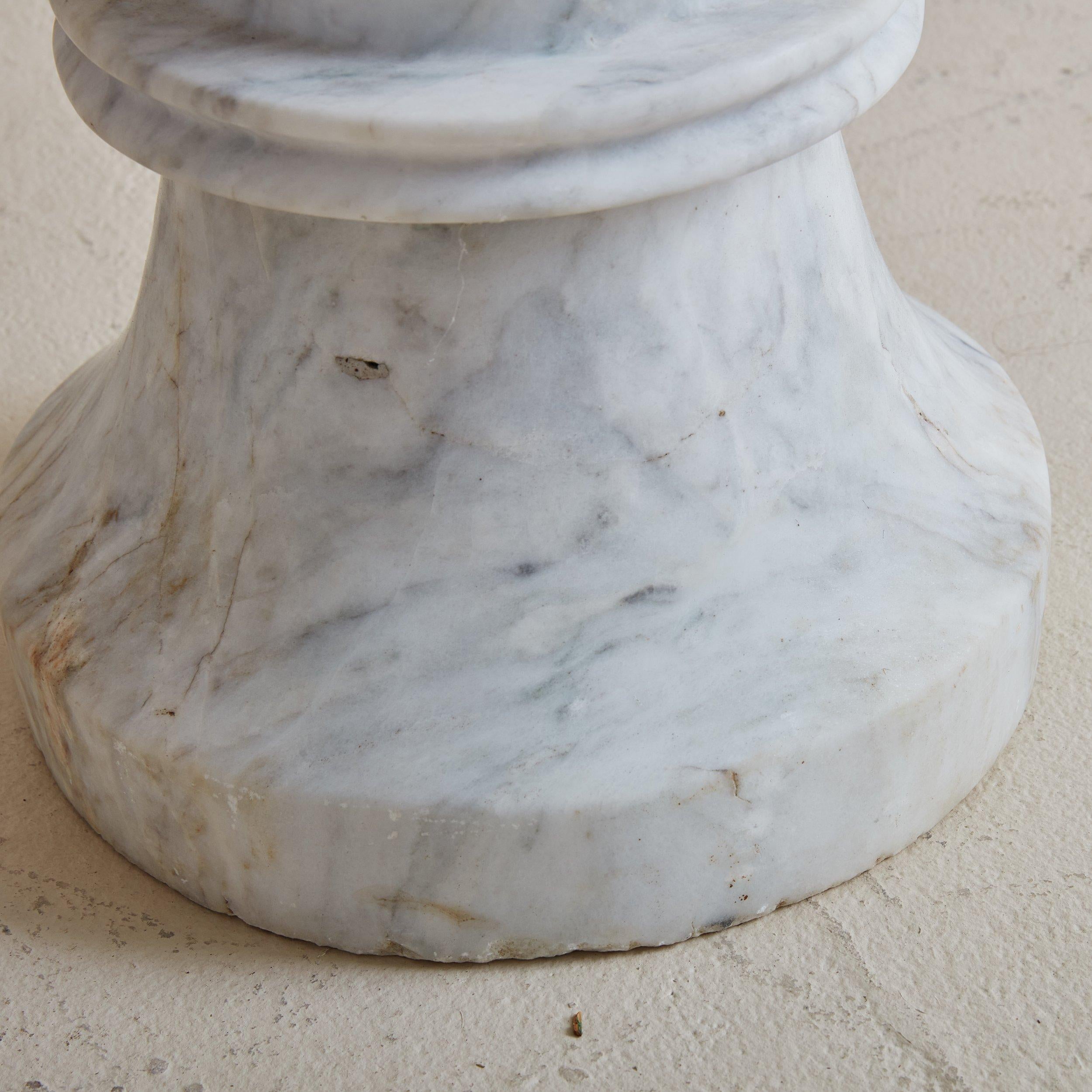 Petite Italian White Carrara Marble Stool, Italy 20th Century For Sale 3