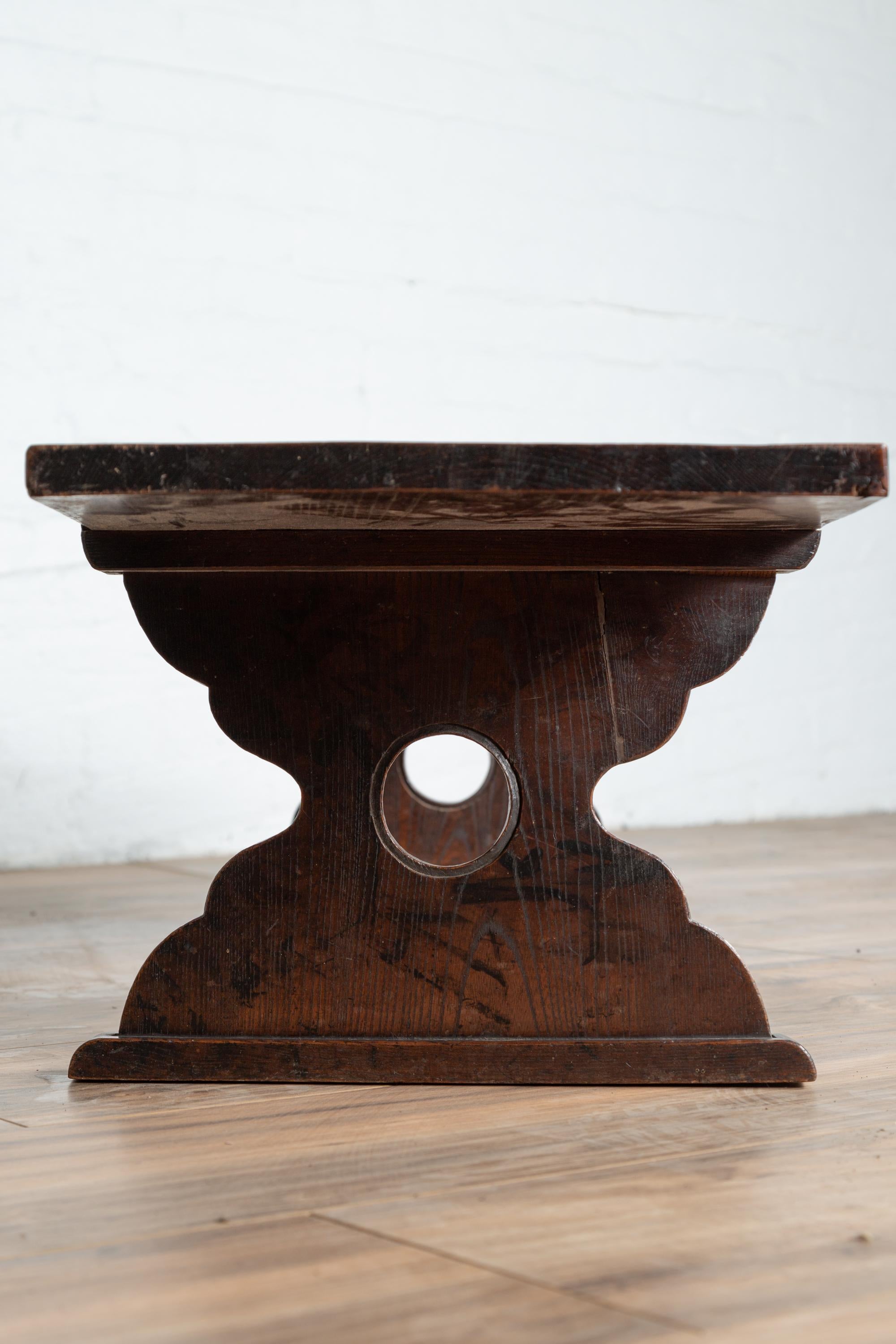 Petite Japanese 19th Century Keyaki Wood Low Prayer Table with Curving Legs 7