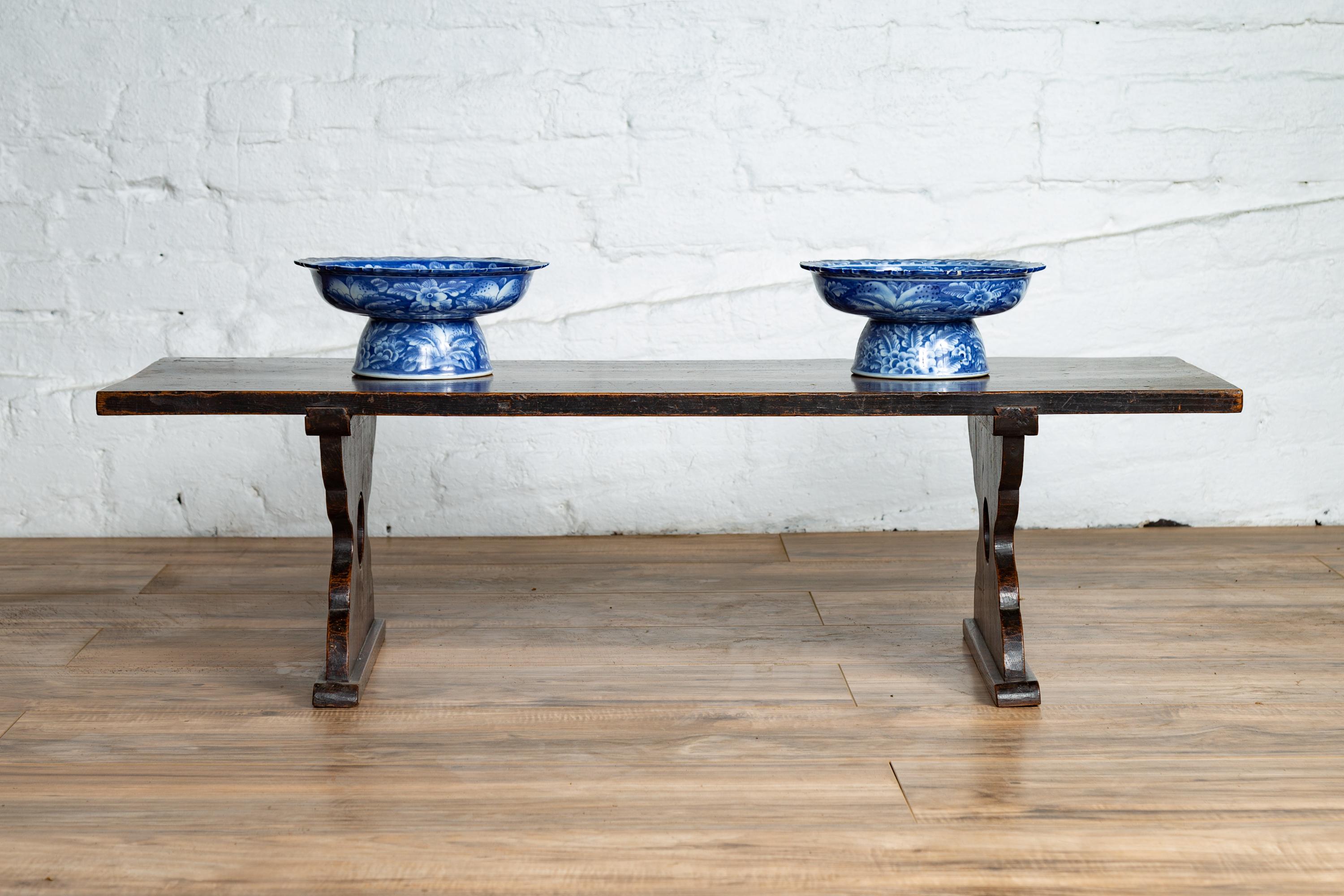 Petite Japanese 19th Century Keyaki Wood Low Prayer Table with Curving Legs 8