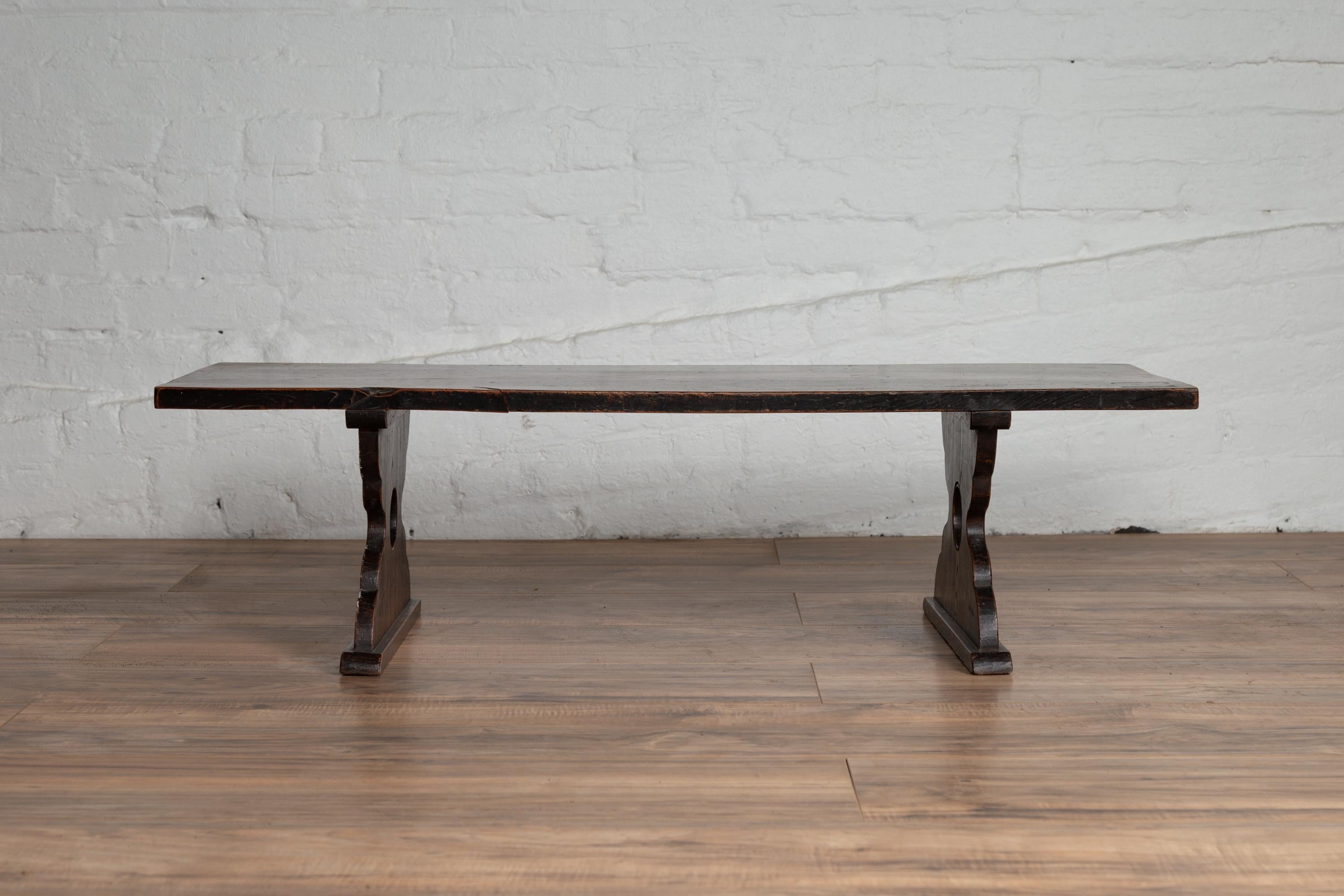Petite Japanese 19th Century Keyaki Wood Low Prayer Table with Curving Legs 2
