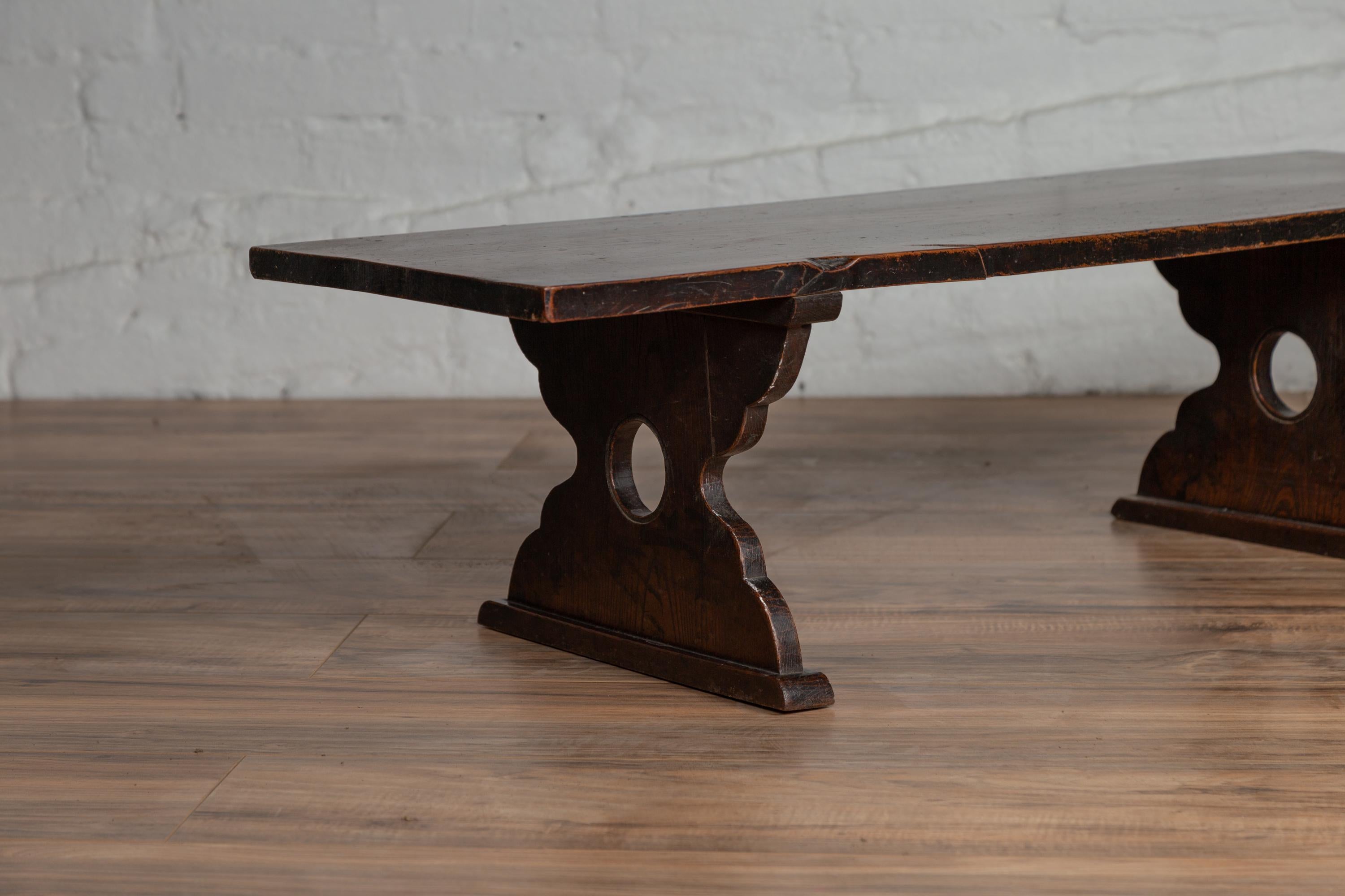 Petite Japanese 19th Century Keyaki Wood Low Prayer Table with Curving Legs 4