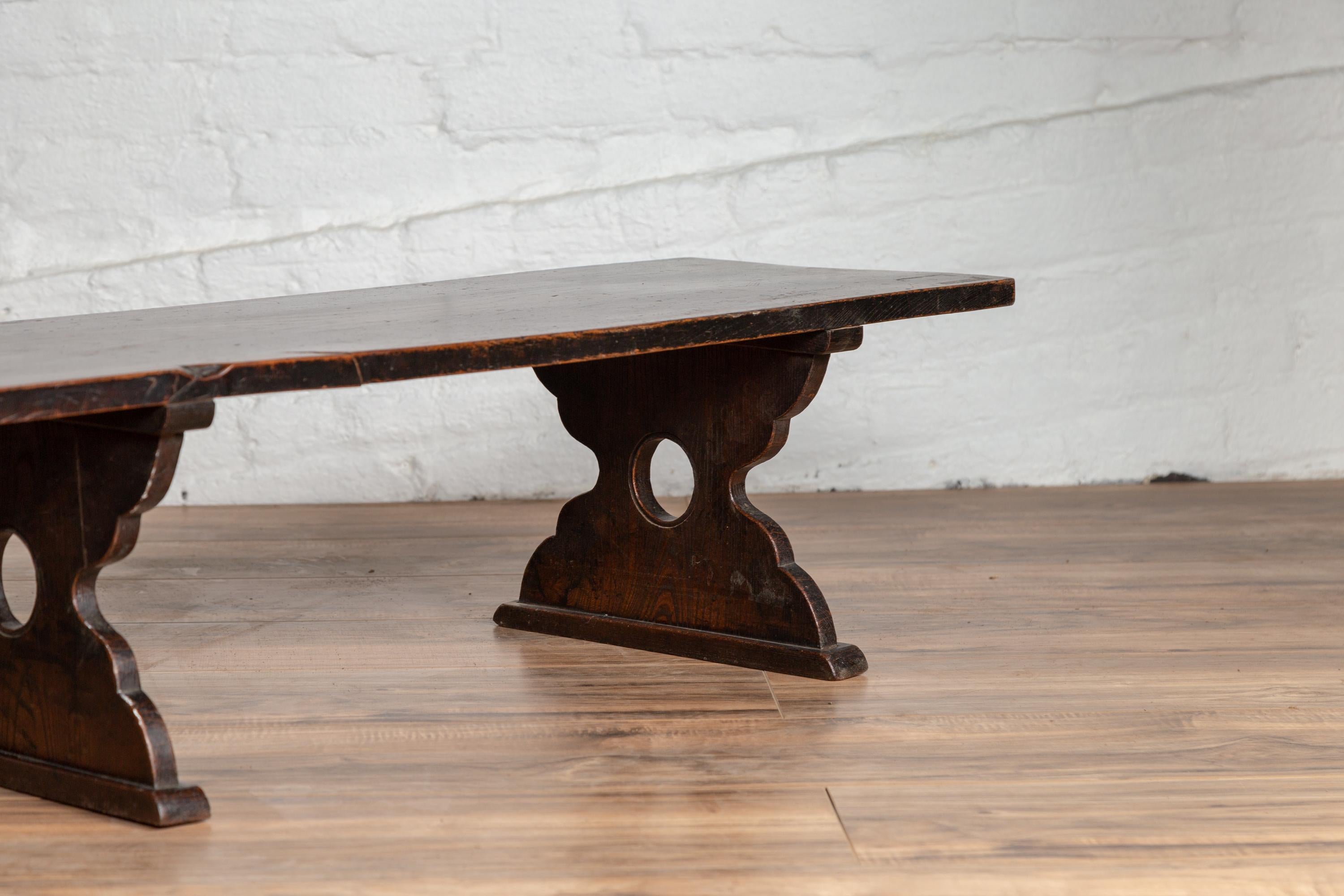 Petite Japanese 19th Century Keyaki Wood Low Prayer Table with Curving Legs 5