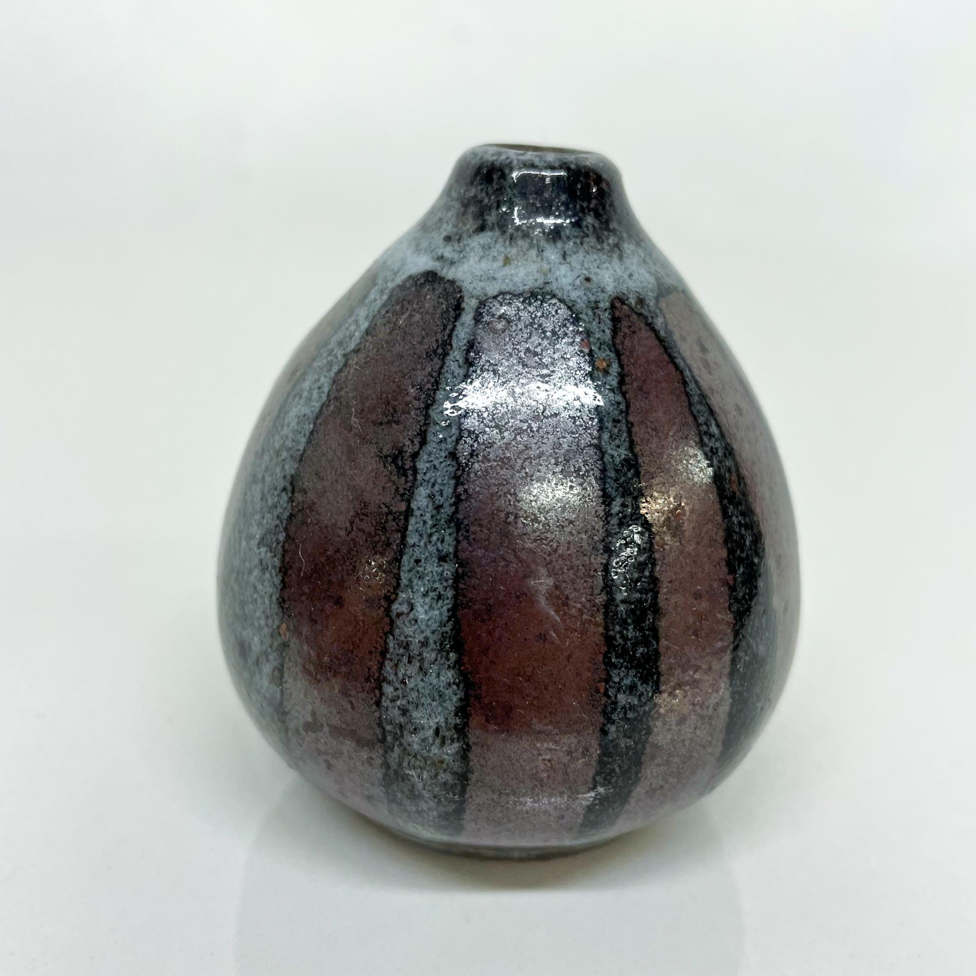 Petite Japanese Striped Glazed Pottery Weed Pot Ceramic Vase Signed Japan 1970s In Good Condition In Chula Vista, CA