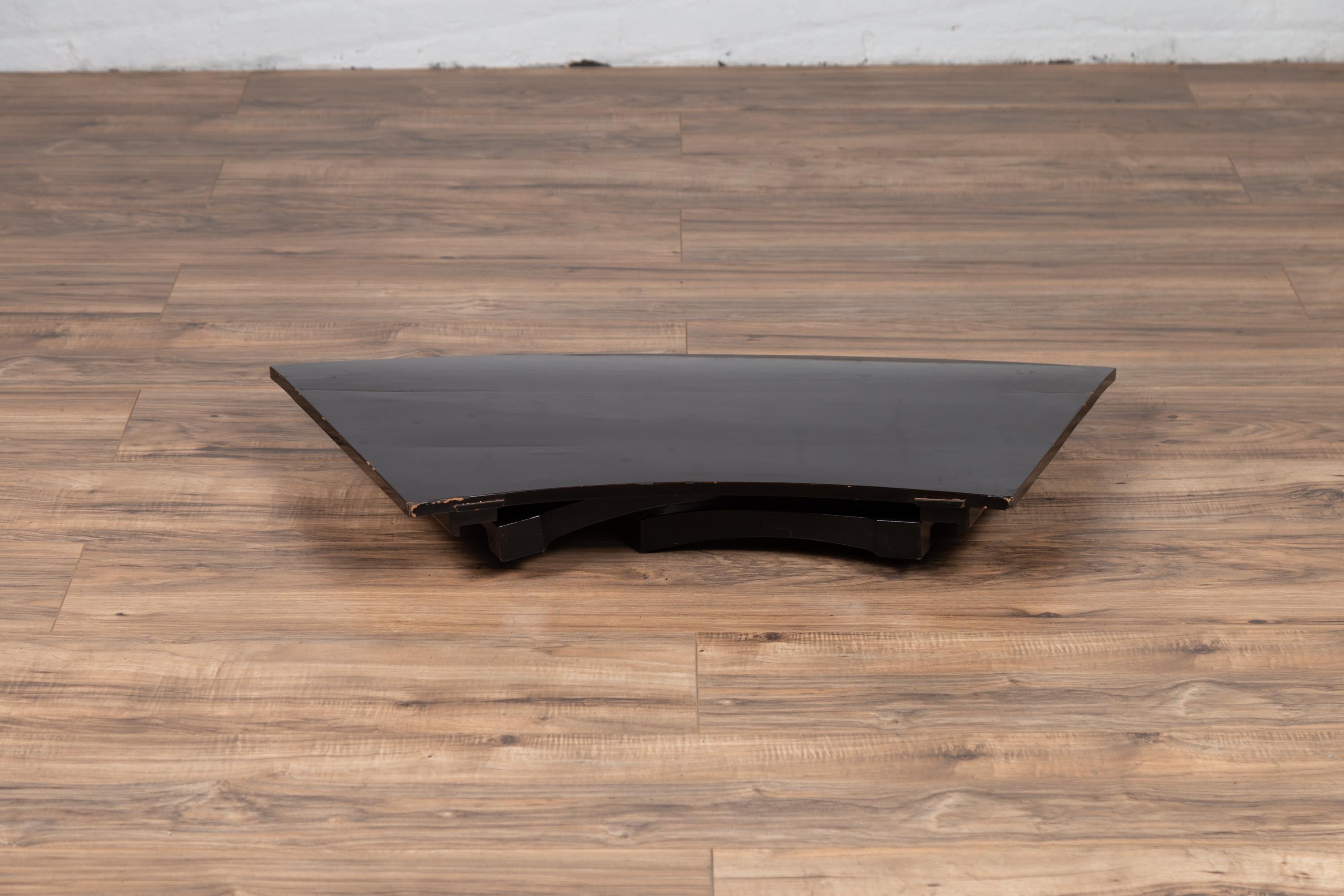 Petite Japanese Taishō Period Black Lacquered Tea Table with Folding Legs 5