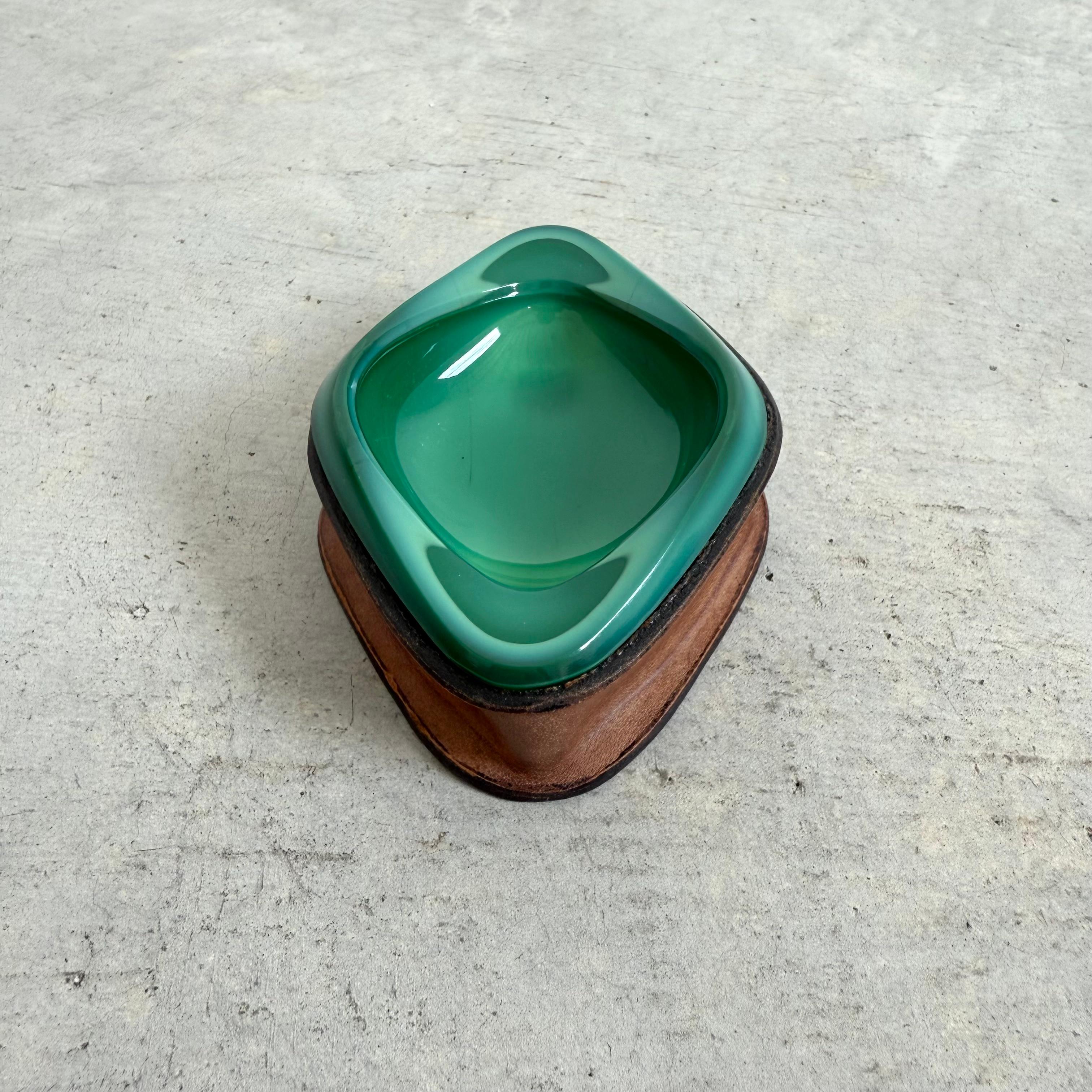 Petite Leather and Ceramic Ashtray, 1960s France Bon état - En vente à Los Angeles, CA