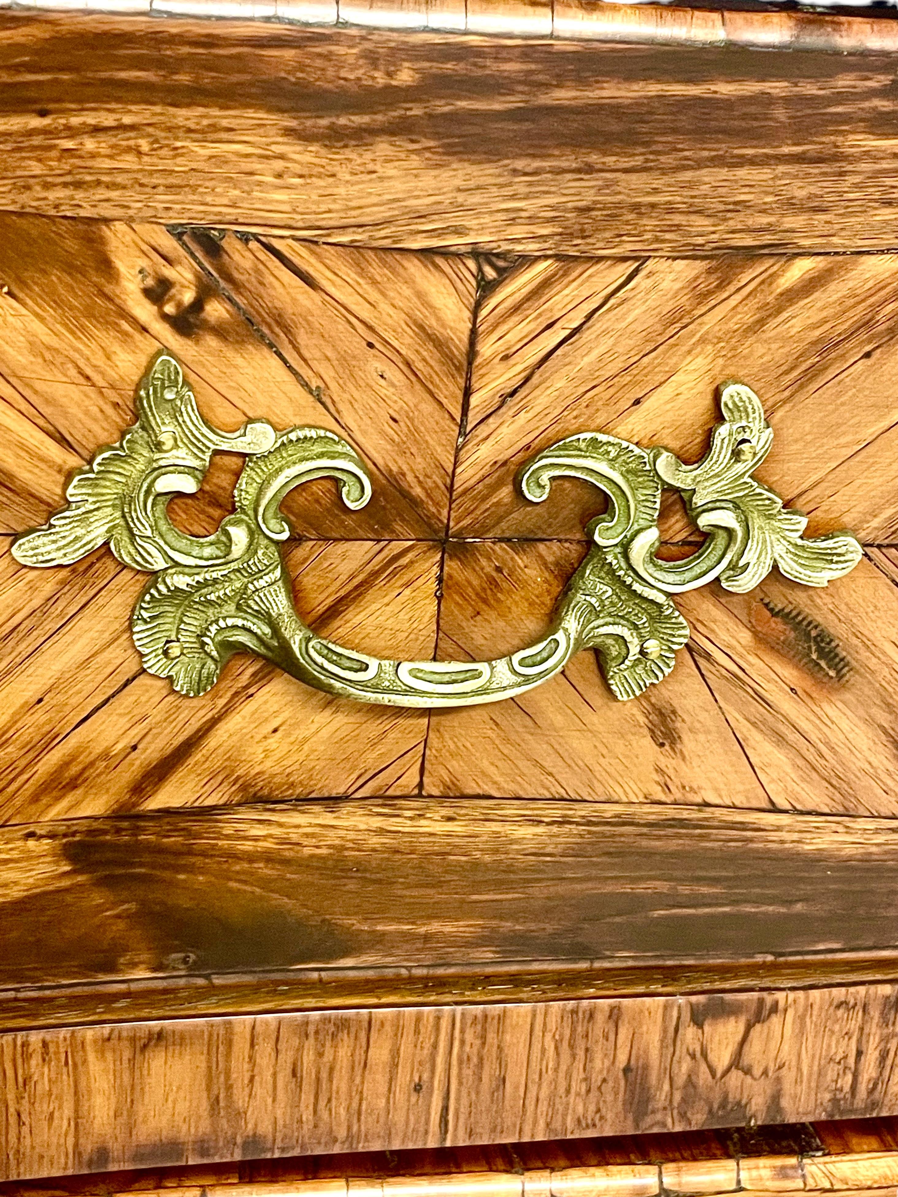 19th Century Petite Louis XV Commode 1