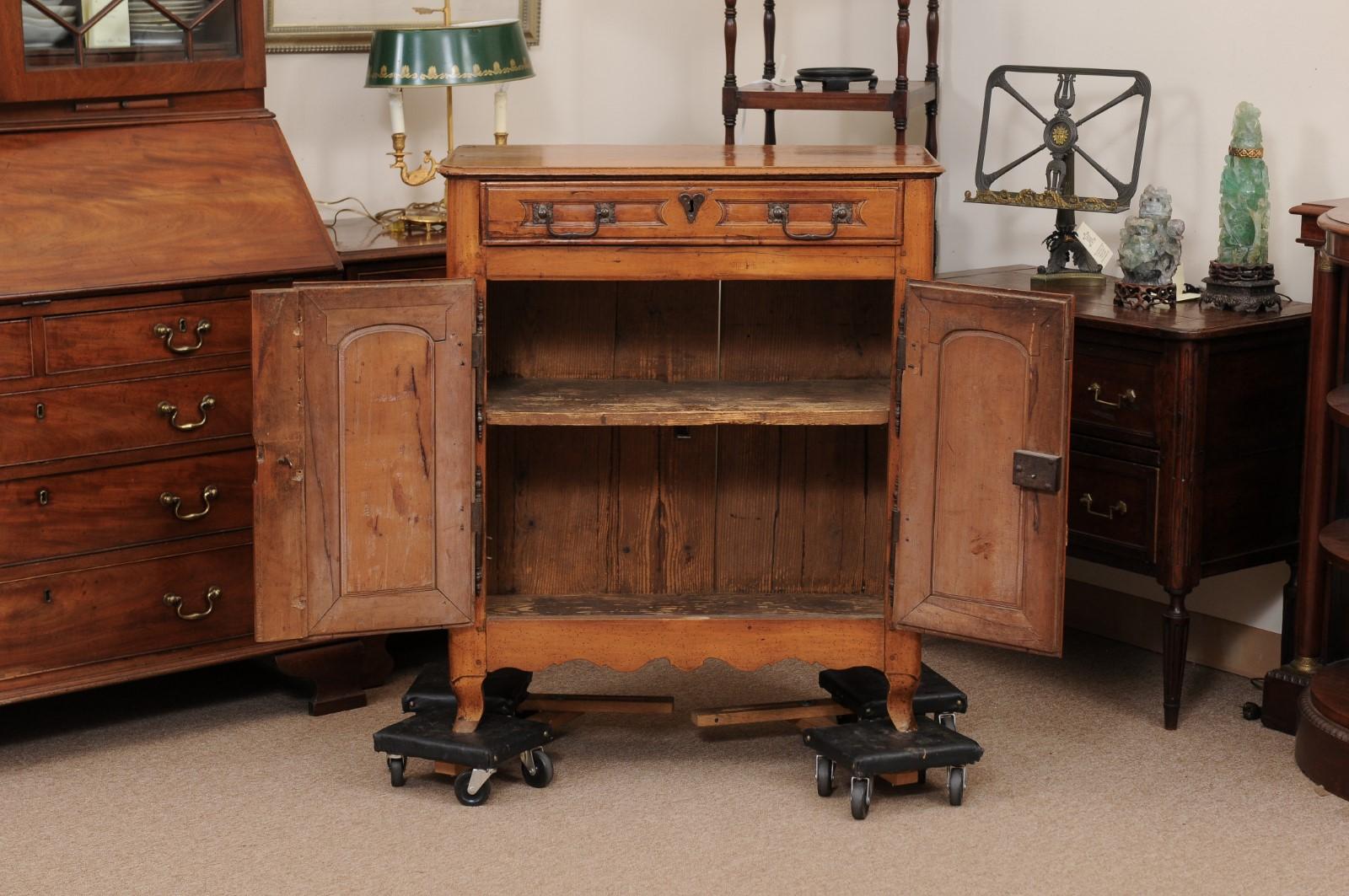 Petite Louis XV Style French Walnut Buffet with 2 Doors, 19th Century For Sale 12