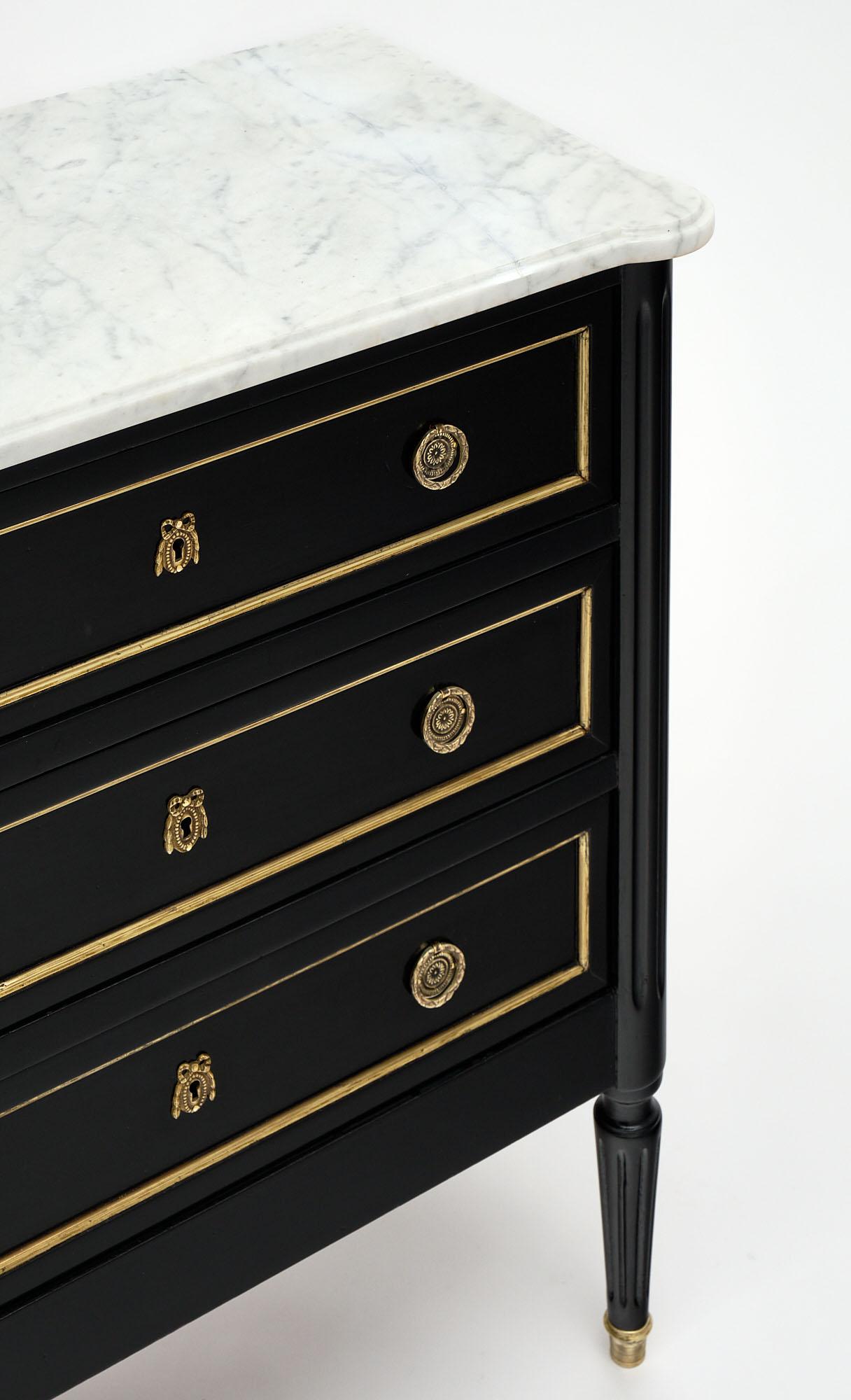 Petite Louis XVI Style French Chest In Good Condition In Austin, TX