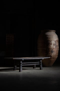 Petite Meiji Japanese Keyaki Tavolo basso in legno duro con patina Wabi-Sabi, 1860-1910