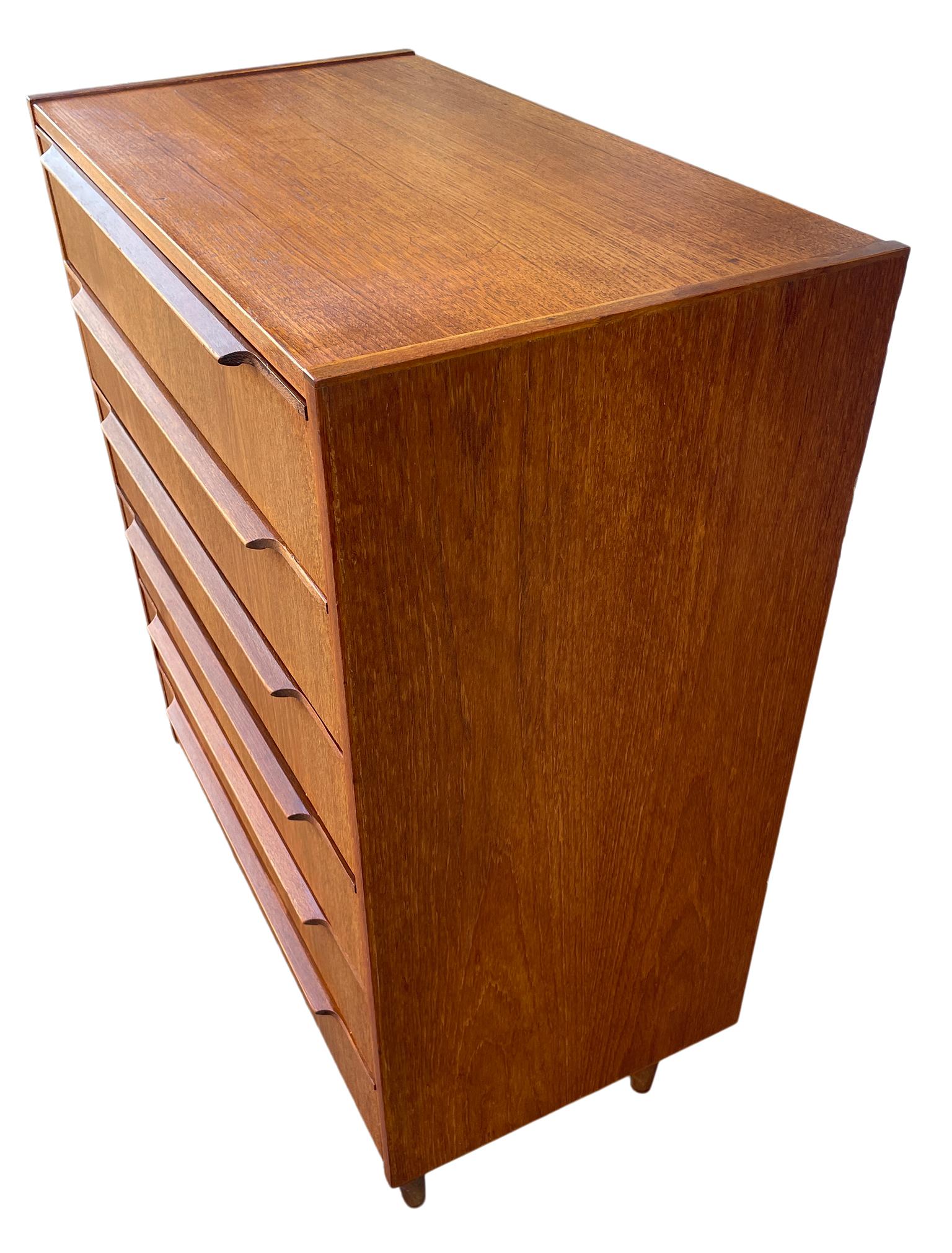Mid-20th Century Petite Mid Century Danish Modern 6 Drawer Small Teak Dresser