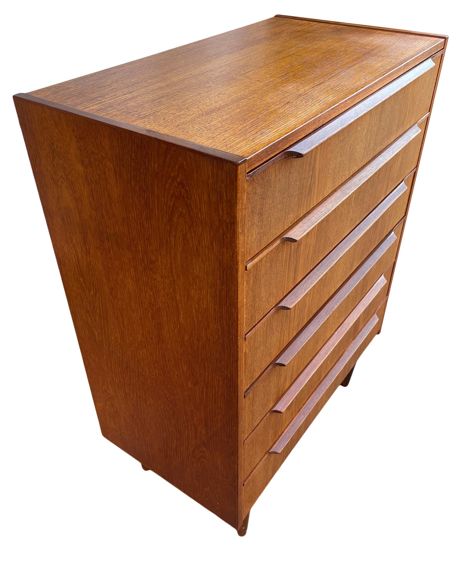 Petite Mid Century Danish Modern 6 Drawer Small Teak Dresser 2