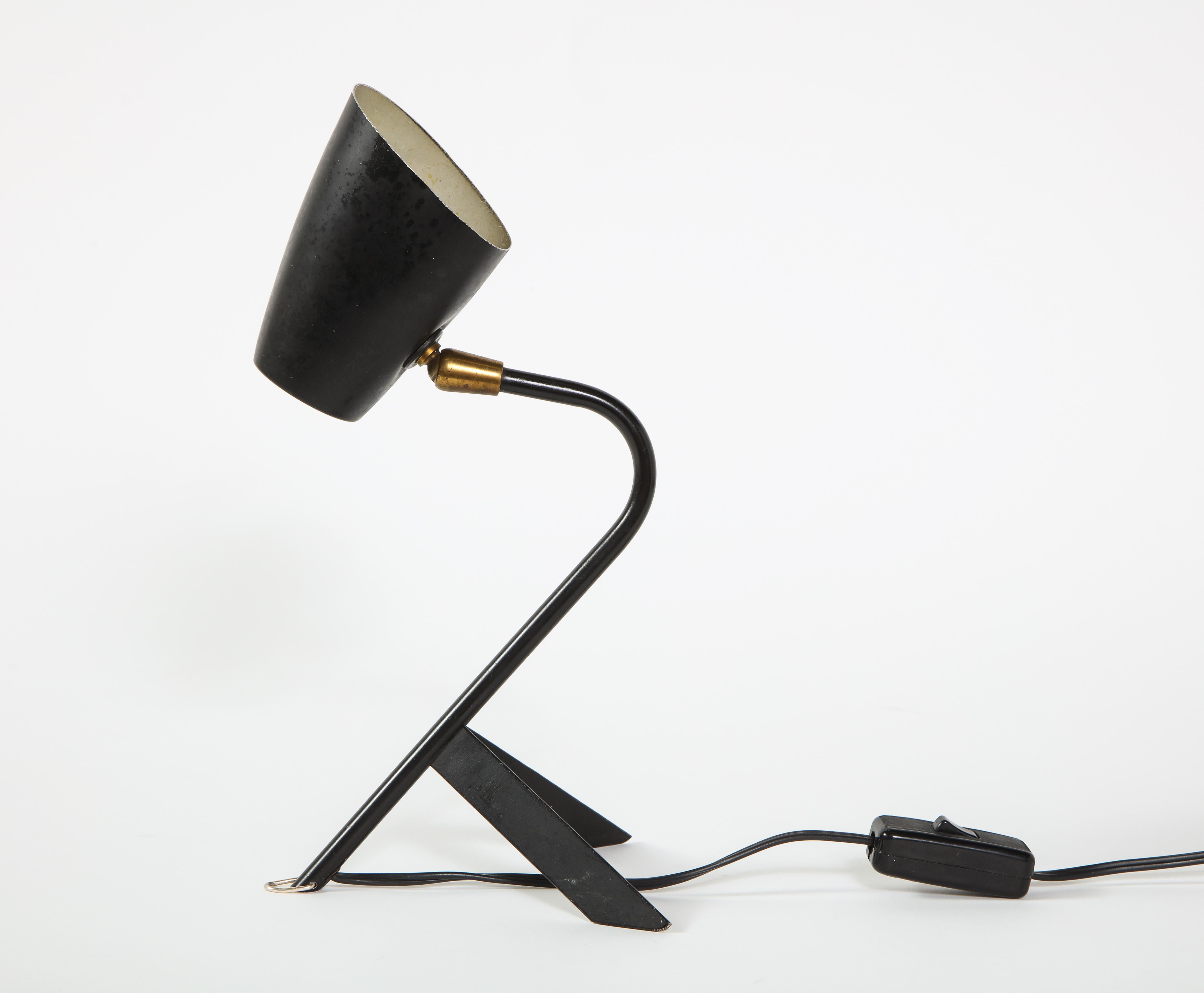 Petite Midcentury French Black Metal and Brass Desk Lamp In Good Condition In Chicago, IL