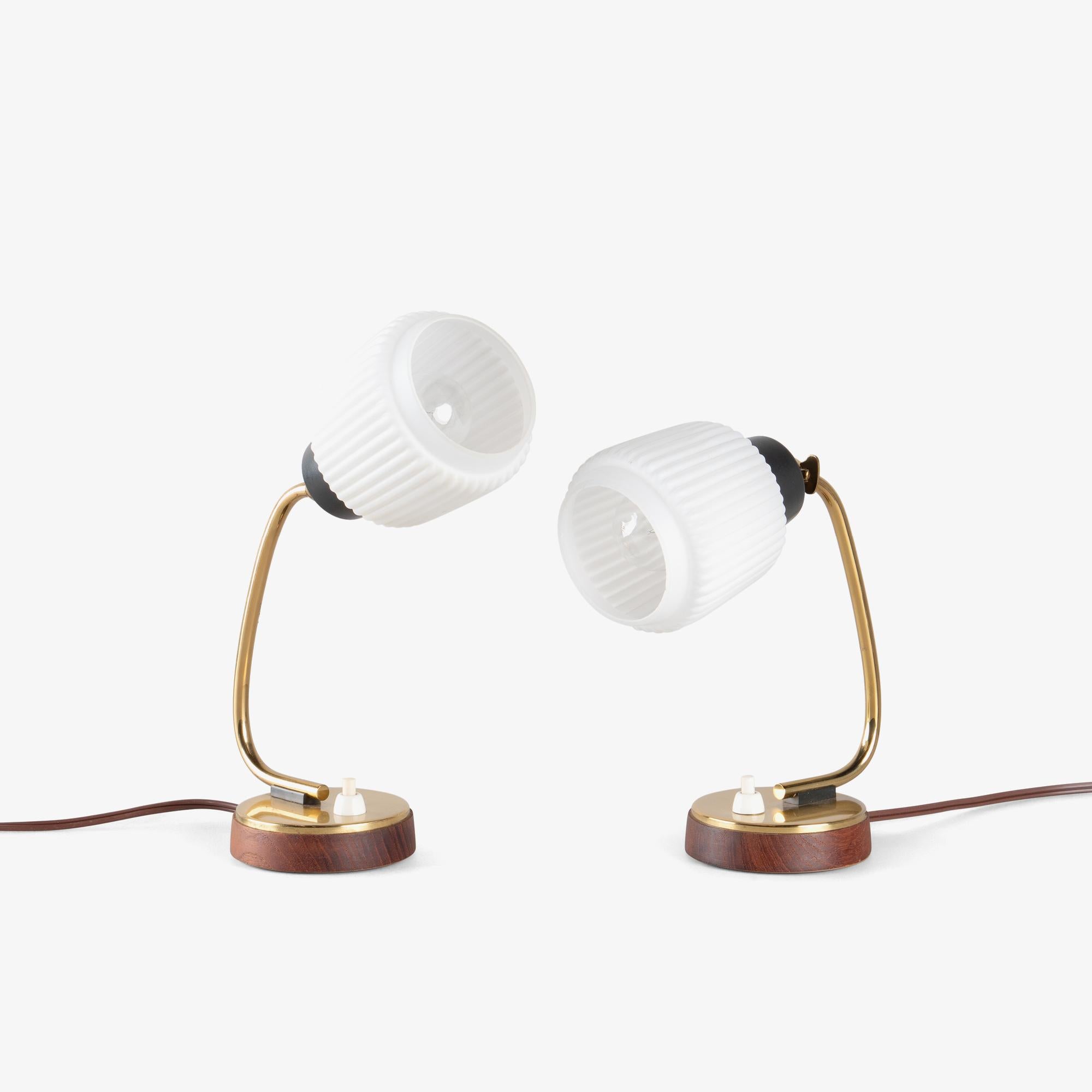 Petite Mid-Century Italian Task Lights in Glass, Brass, & Walnut, Pair In Good Condition In Stamford, CT