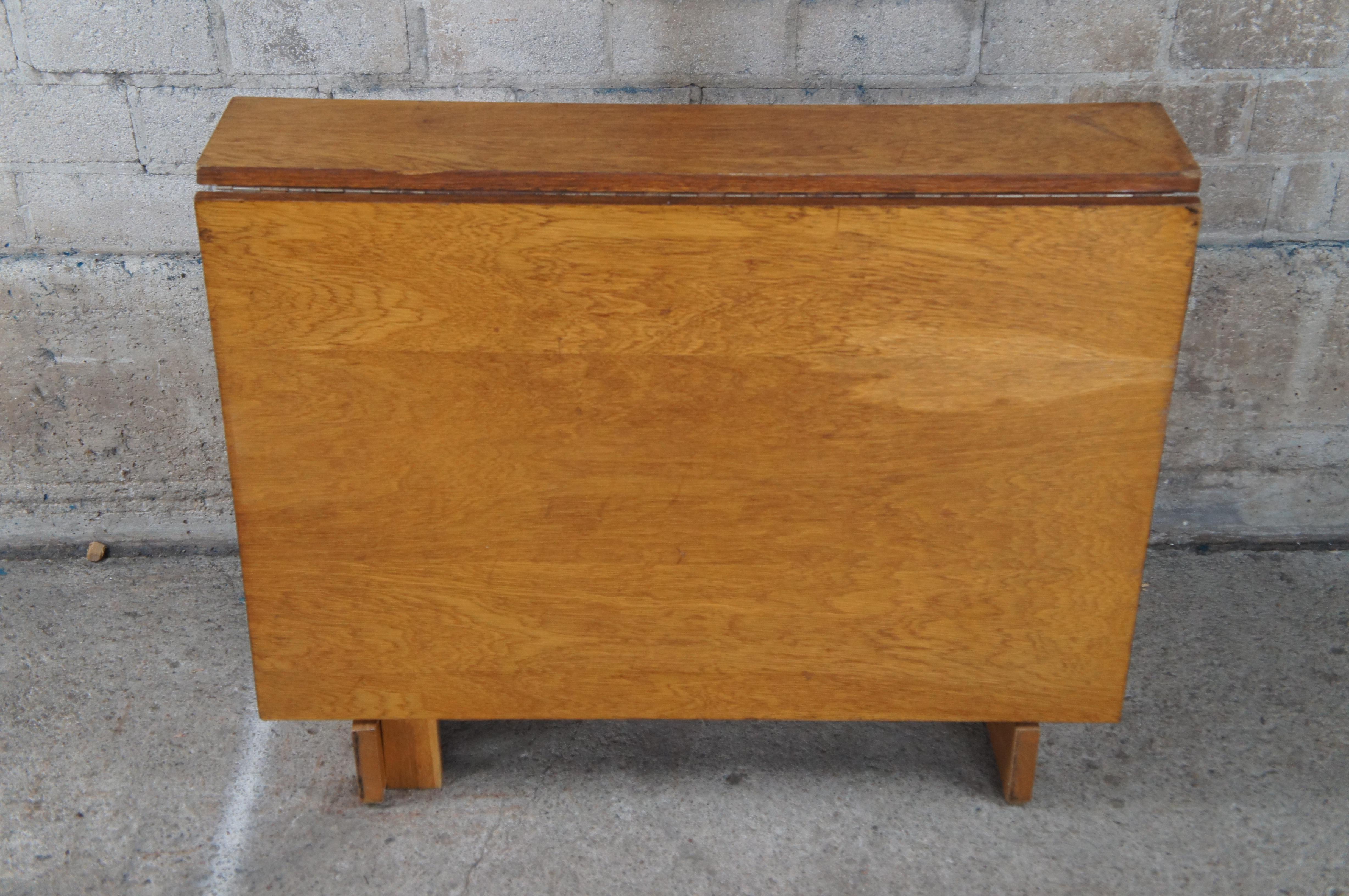 Petite Mid Century Mission Craftsman Style Oak Dropleaf Gateleg Console Table In Good Condition In Dayton, OH