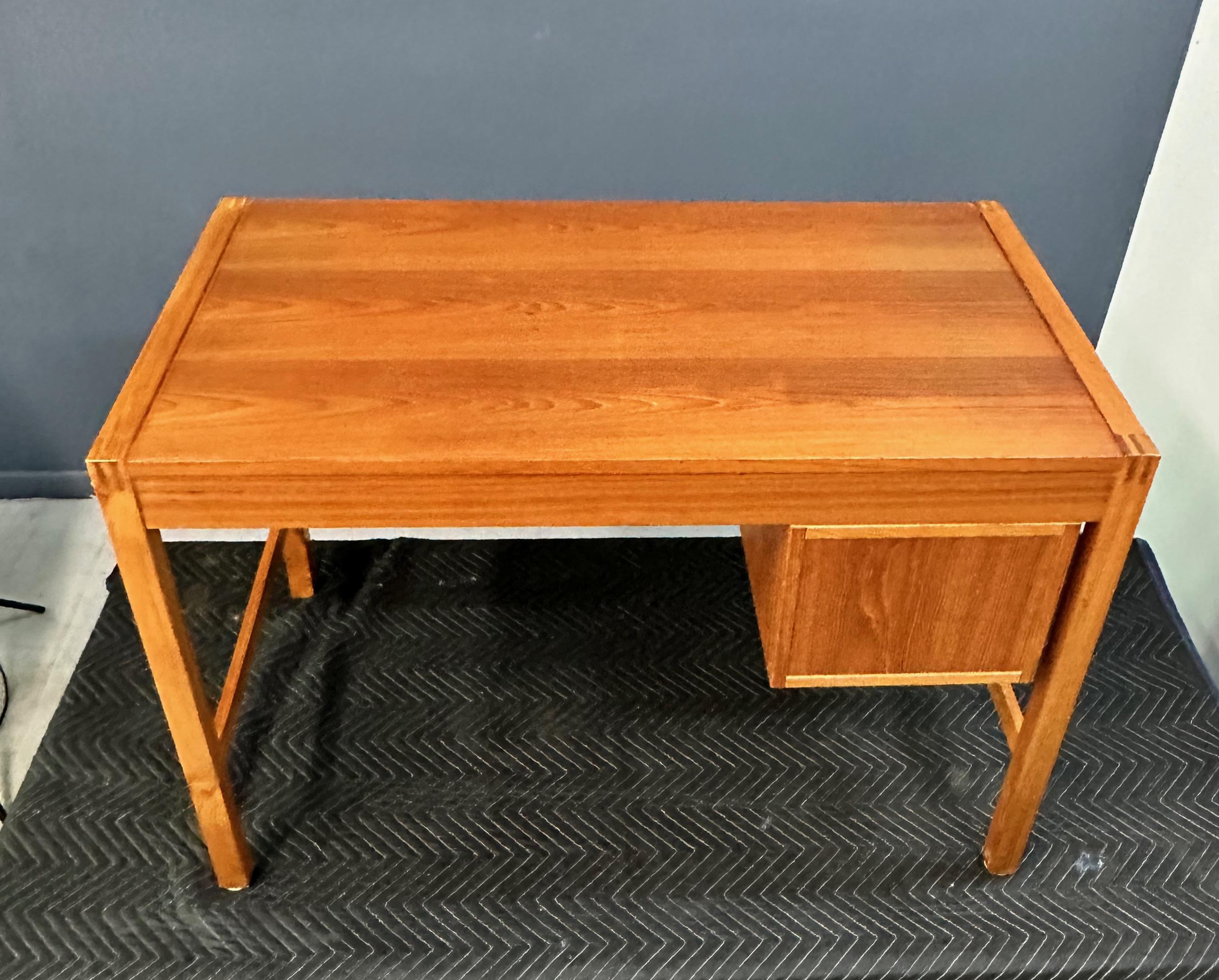 20th Century Petite Mid Century Teak Danish Desk with Sliding Drawers and Exposed Joinery 